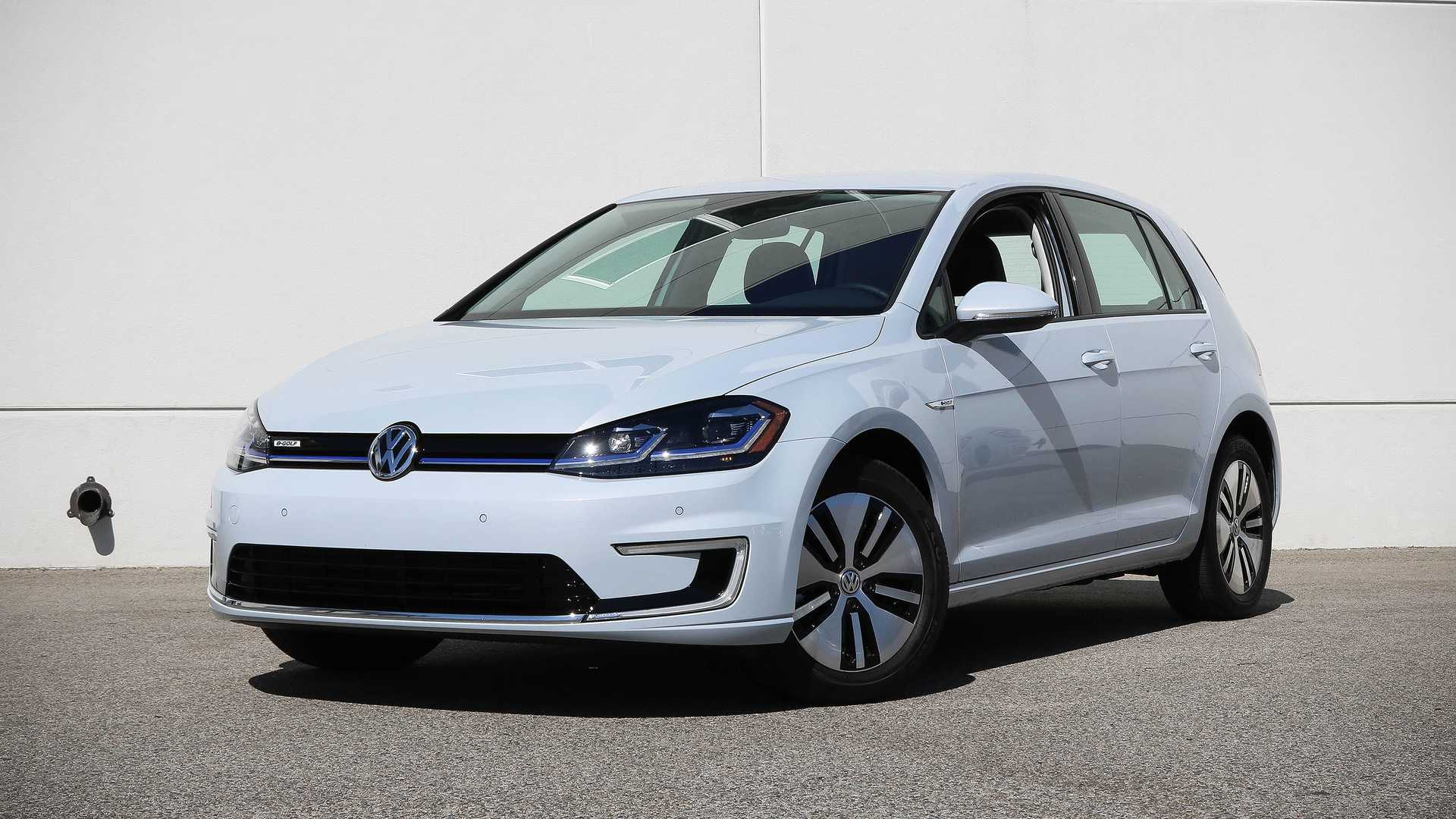 2017 Volkswagen e-Golf Review: Getting There
