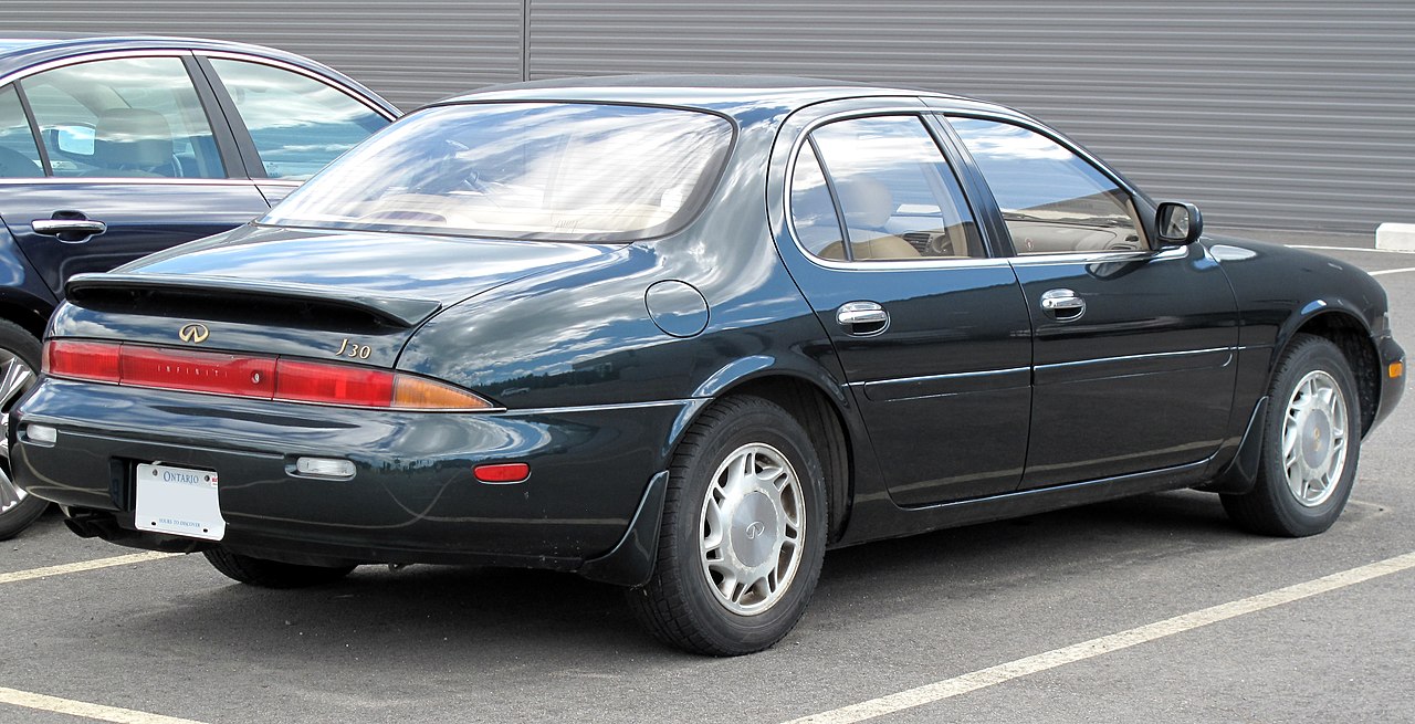 File:1995 Infiniti J30 in Black Emerald, Rear Right, 07-30-2022.jpg -  Wikimedia Commons