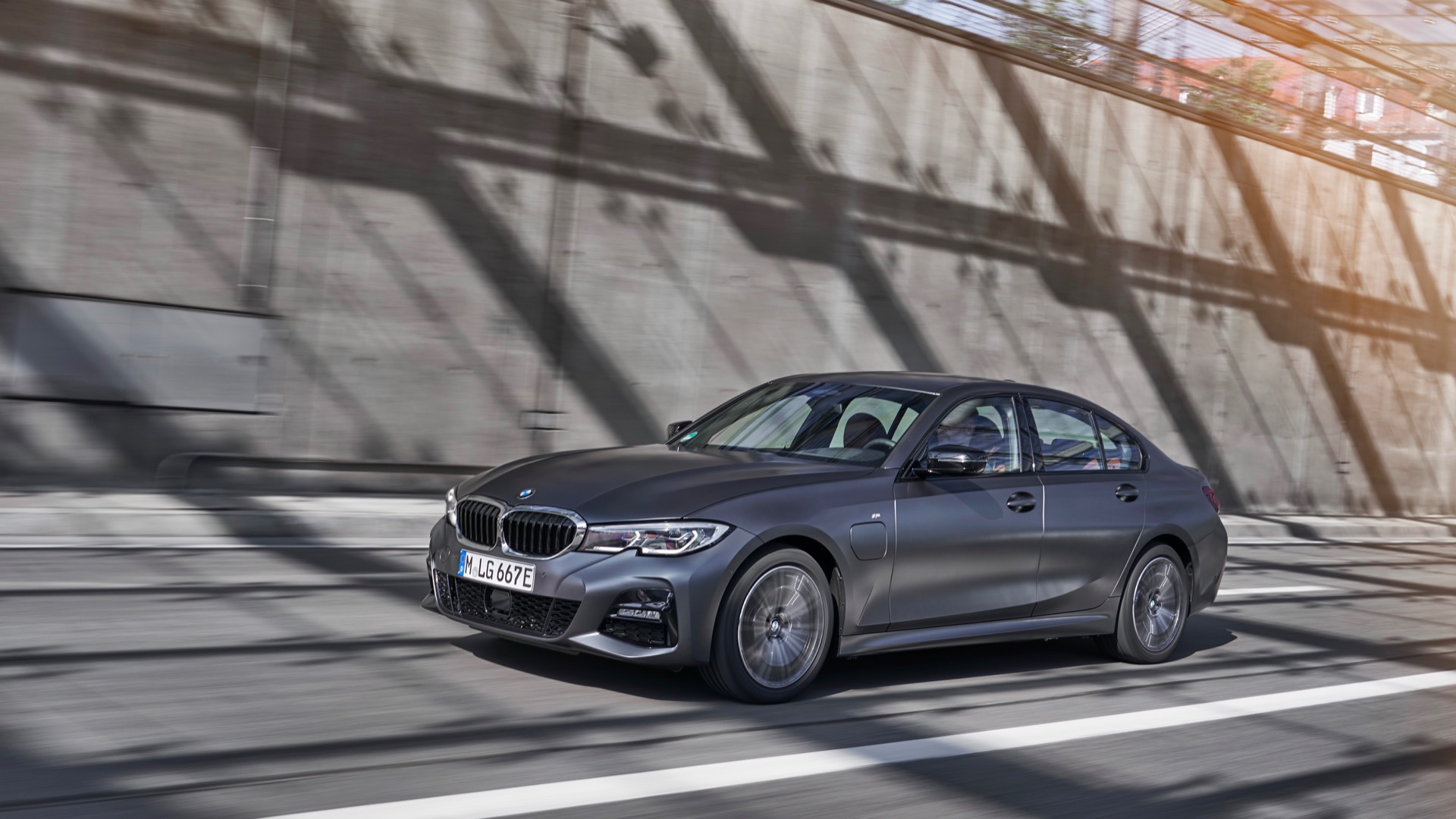 2021 BMW 330e and 330e xDrive PHEVs revealed with 20 miles of electric range