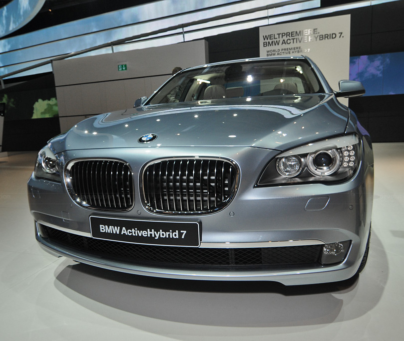 Frankfurt Auto Show: BMW ActiveHybrid 7 [Live Photos] - autoevolution