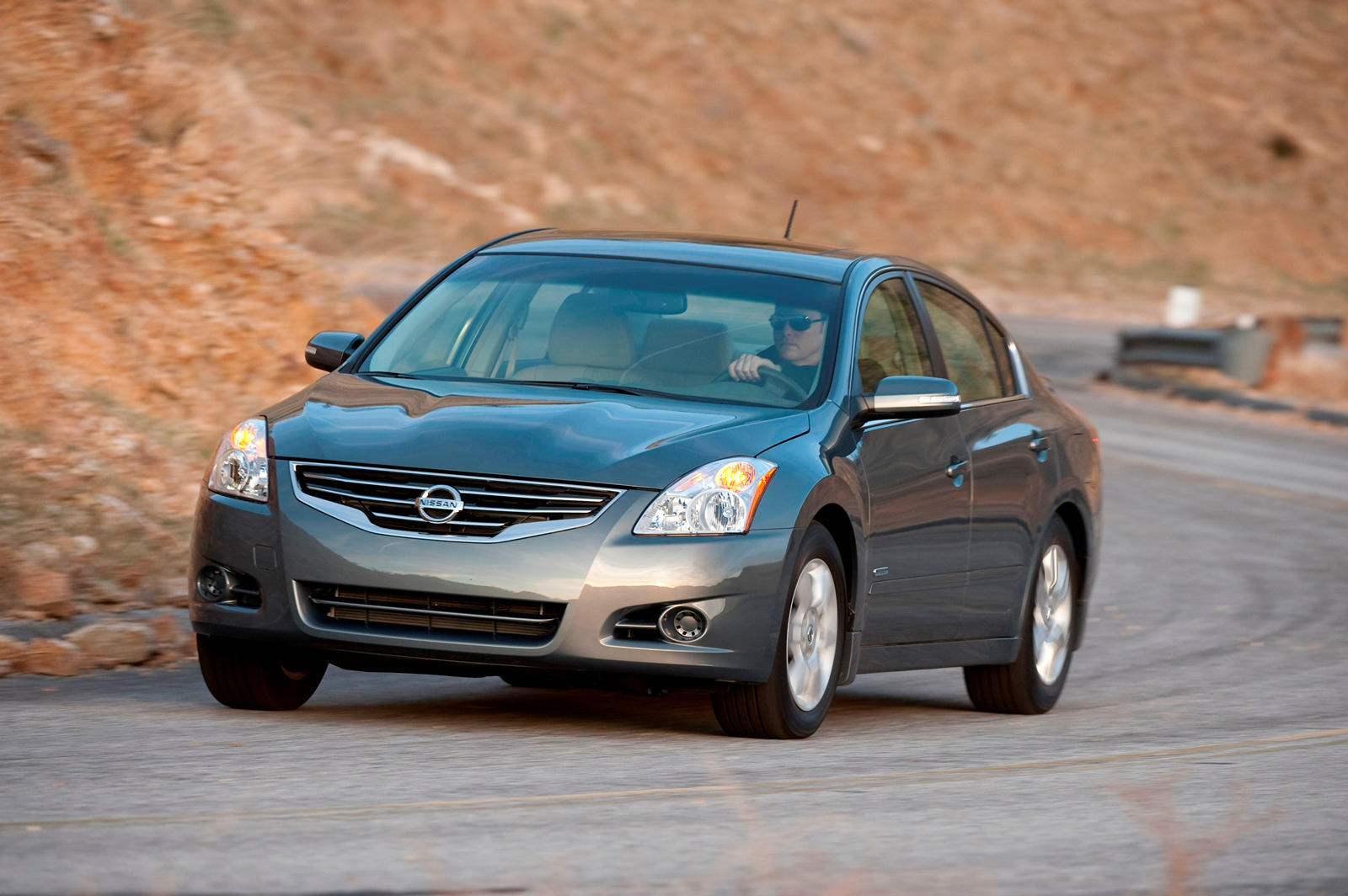 2010 Nissan Altima Hybrid: Review, Trims, Specs, Price, New Interior  Features, Exterior Design, and Specifications | CarBuzz