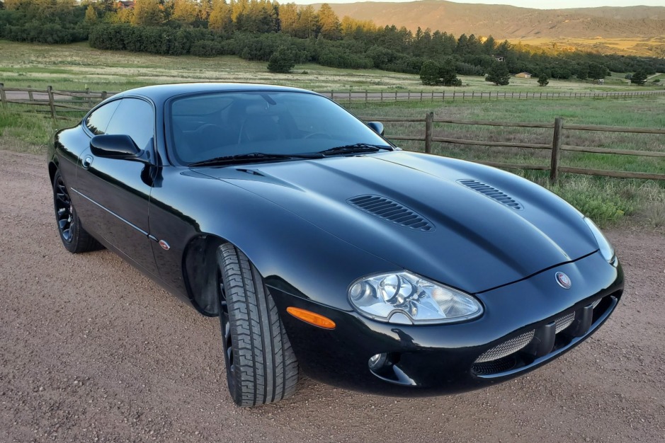 30k-Mile 2000 Jaguar XKR Coupe for sale on BaT Auctions - closed on August  20, 2022 (Lot #82,024) | Bring a Trailer