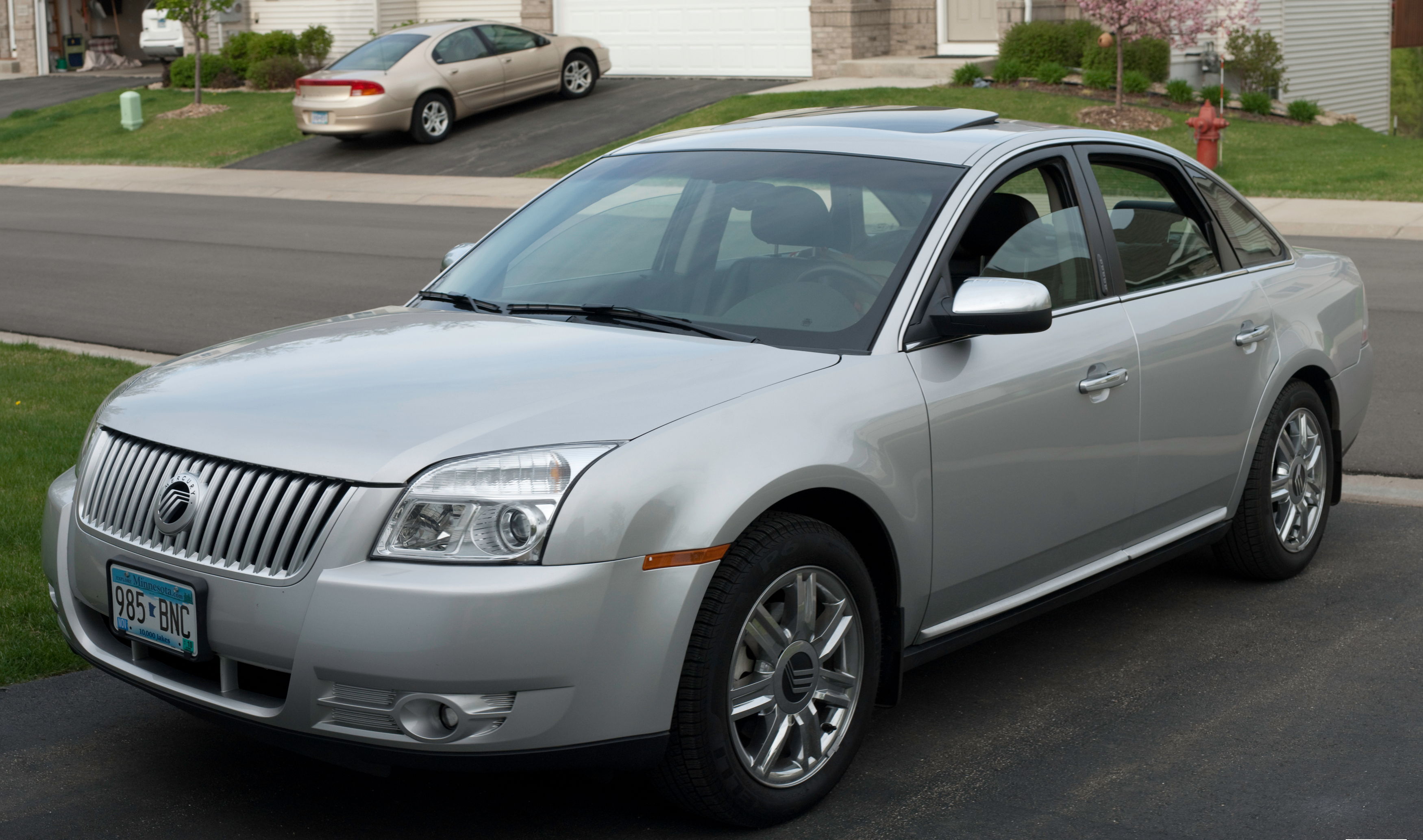 Photos | 2009 Mercury Sable – image auto-stitched from seven handheld photos