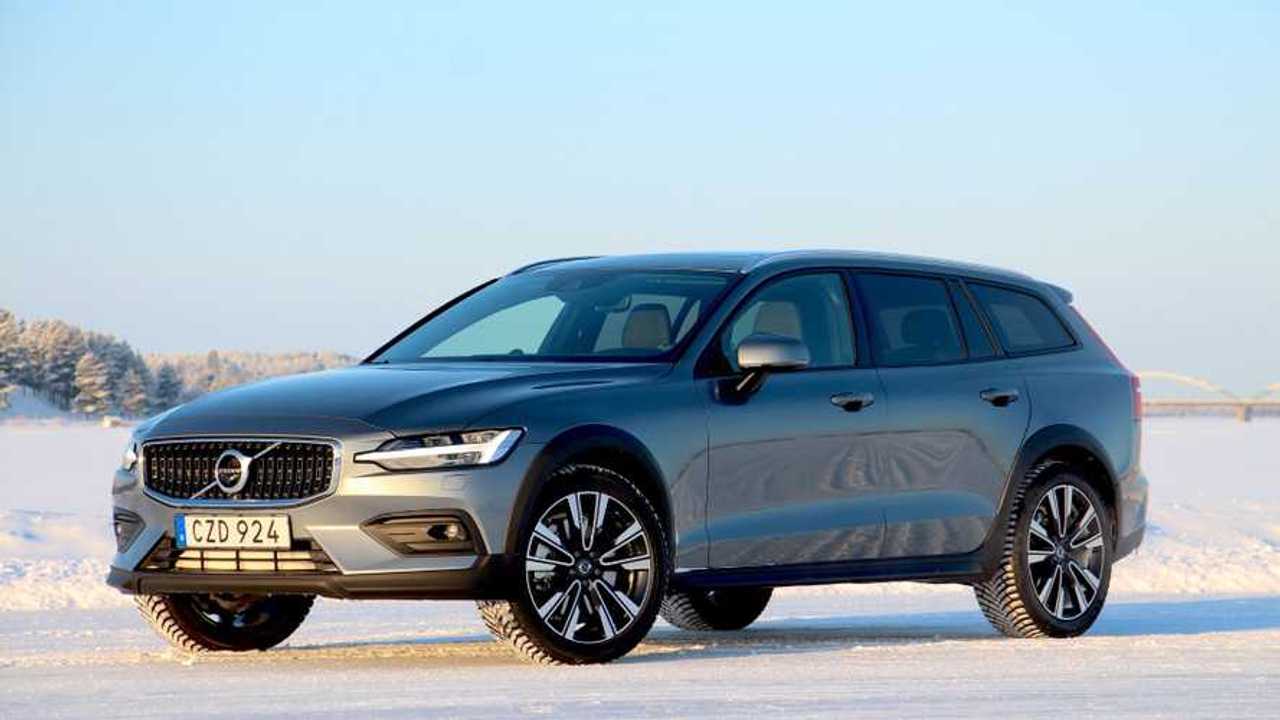 A Fully-Loaded 2020 Volvo V60 Cross Country Can Cost $59,475