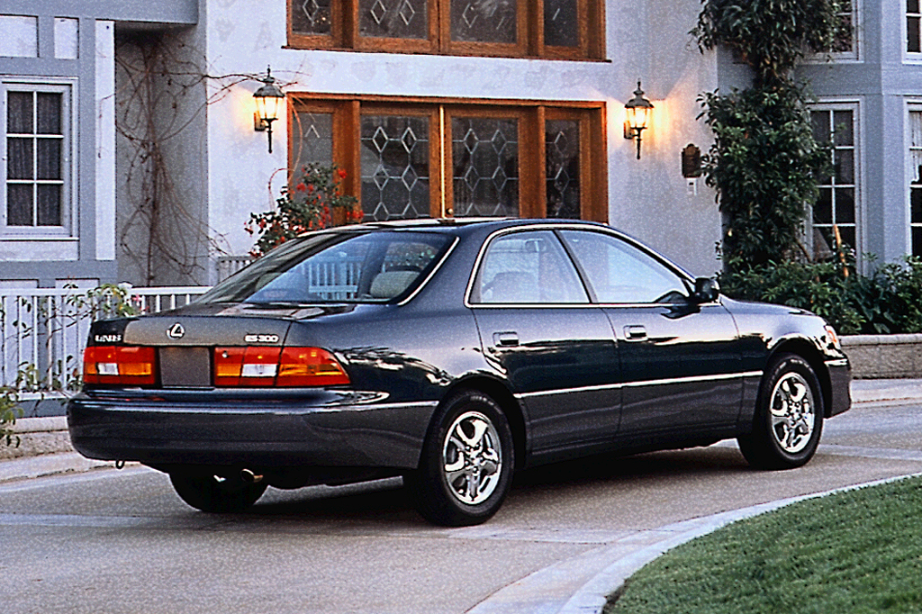 1997-01 Lexus ES 300 | Consumer Guide Auto