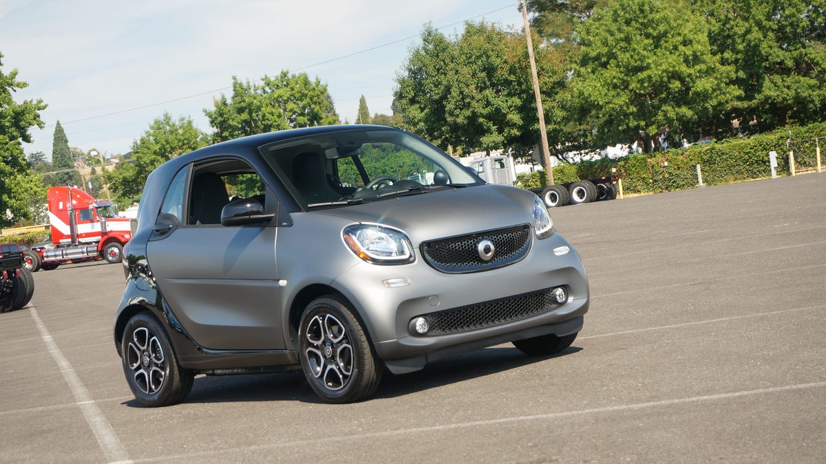 2016 Smart ForTwo review: Smart ForTwo grows up for 2016, stays as compact  as ever - CNET