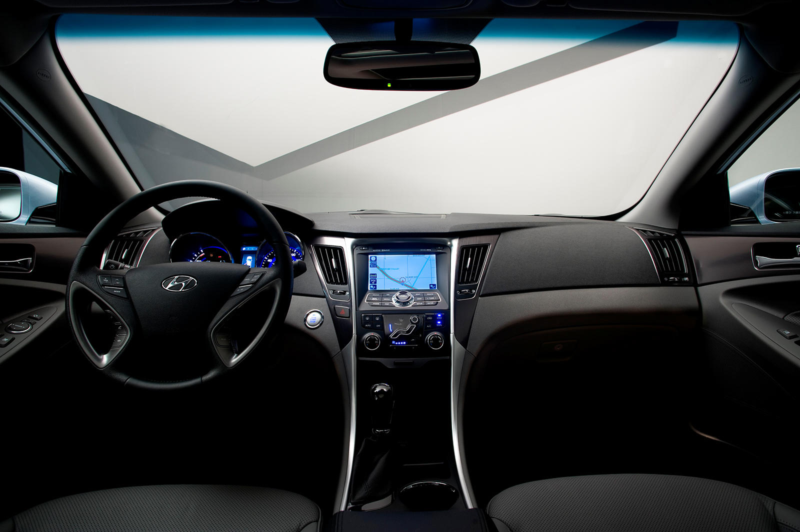 2015 Hyundai Sonata Hybrid Interior Photos | CarBuzz