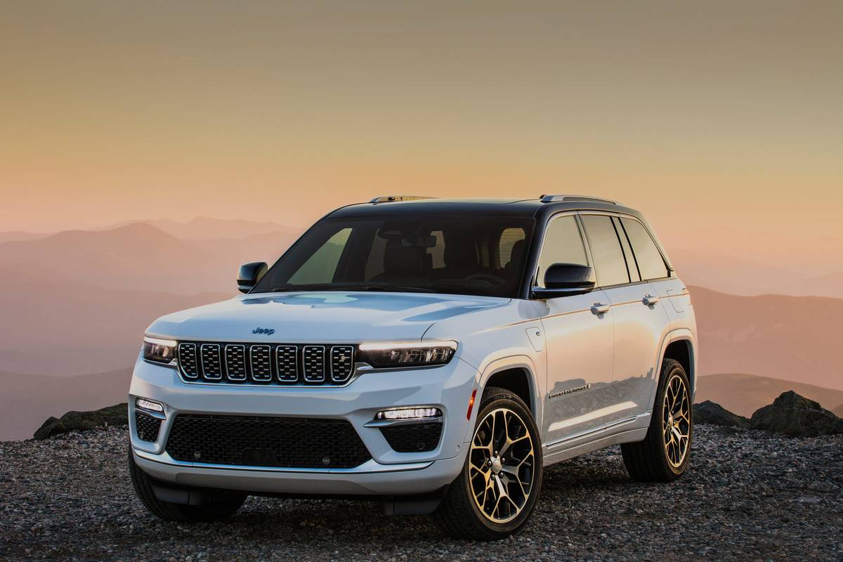 2022 Jeep Grand Cherokee 2-Row's Updates Come at a Cost, But No 4xe Pricing  Yet | Cars.com