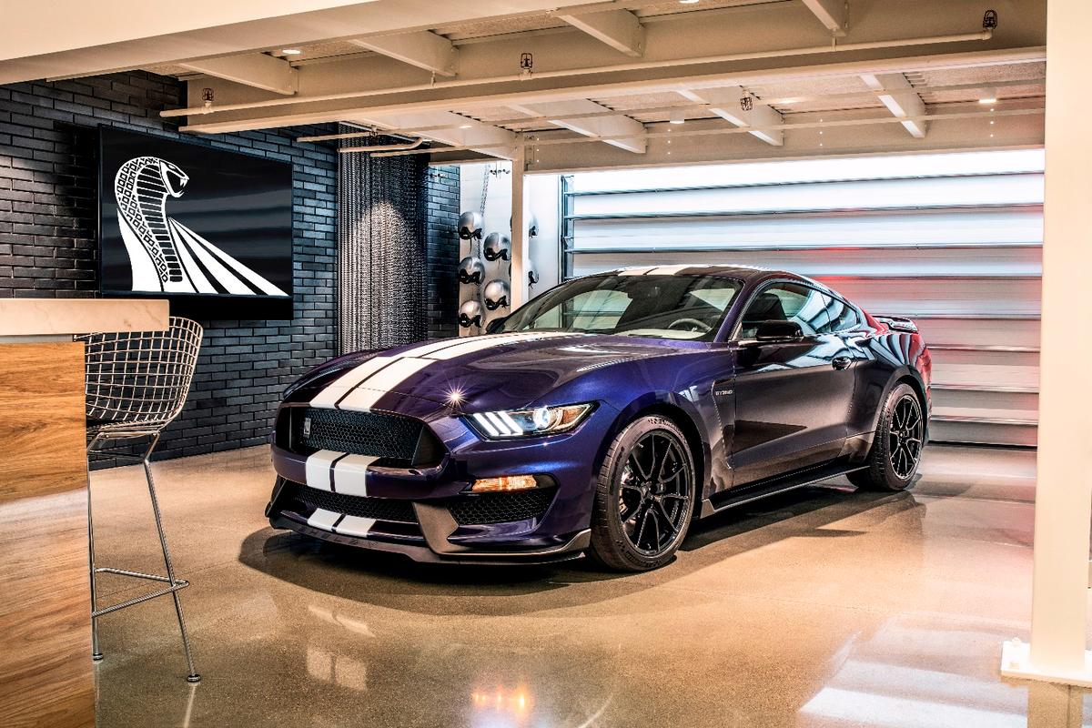 2019 Ford Shelby GT350 is tailored to the track