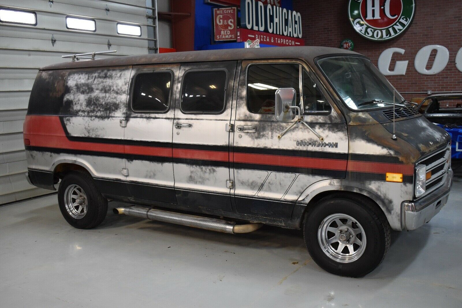 Rare Dodge Ram Van Barn Find Is a Piece of Classic Rock'n'Roll on Wheels -  autoevolution