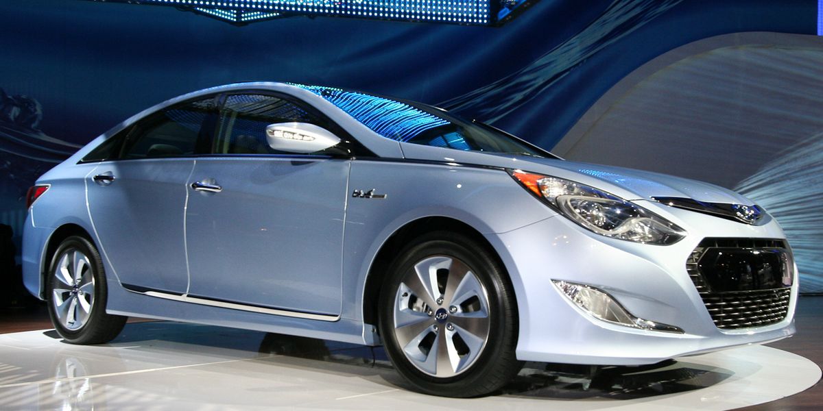 2011 Hyundai Sonata Hybrid Debuts in New York