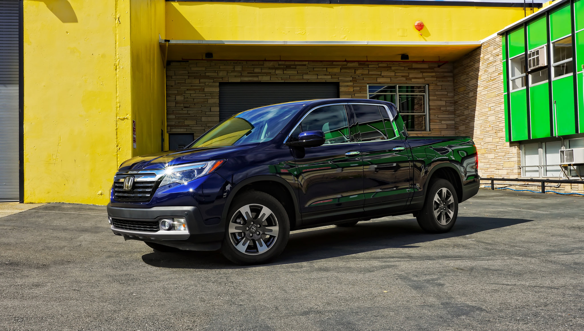 Video Review: Honda Ridgeline, a Stylish Pickup for the Suburbs - The New  York Times