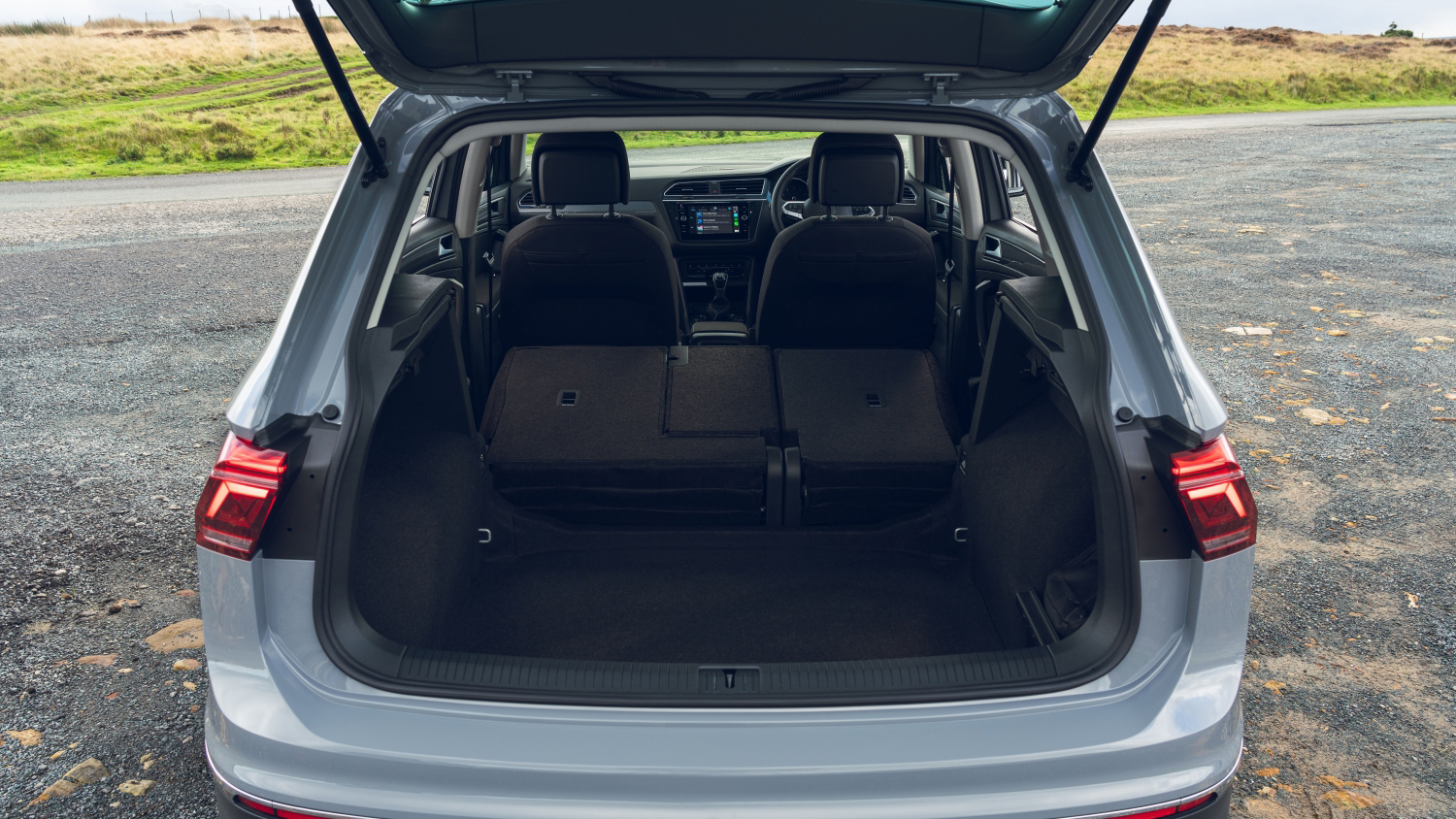 Volkswagen Tiguan Interior Layout & Technology | Top Gear