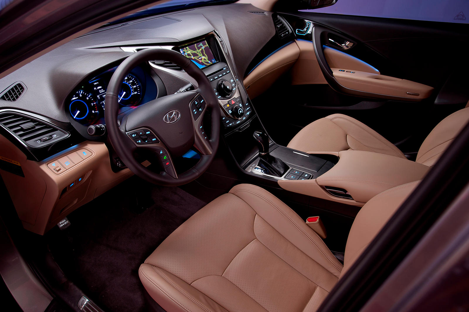 2014 Hyundai Azera Interior Photos | CarBuzz