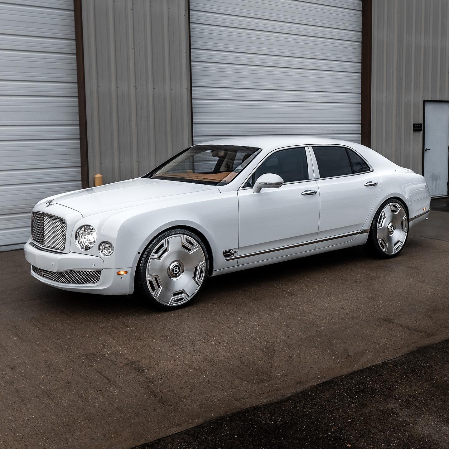 Rare Bentley Mulsanne Rides Low on Brushed and Polished AGL73 Forged  Monoblocks - autoevolution