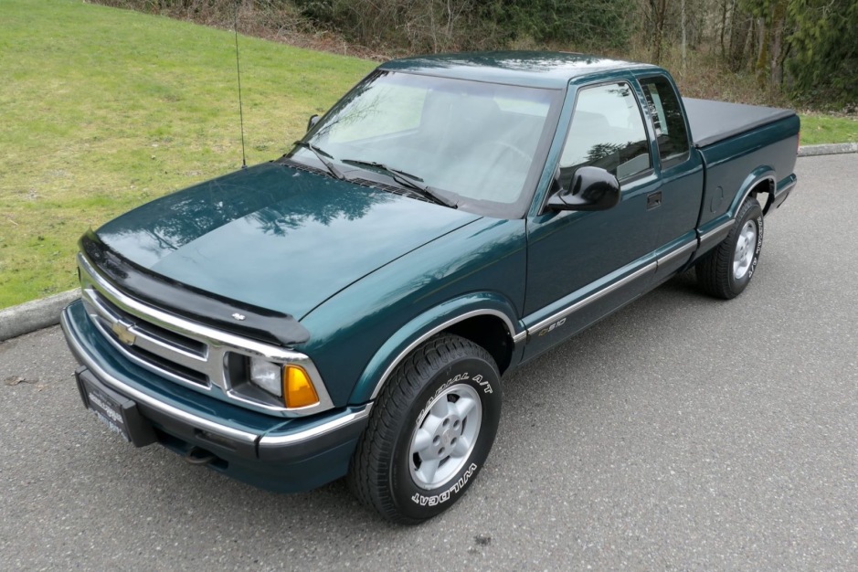 No Reserve: 48k-Mile 1996 Chevrolet S-10 LS Extended-Cab 4x4 for sale on  BaT Auctions - sold for $15,250 on April 11, 2022 (Lot #70,347) | Bring a  Trailer