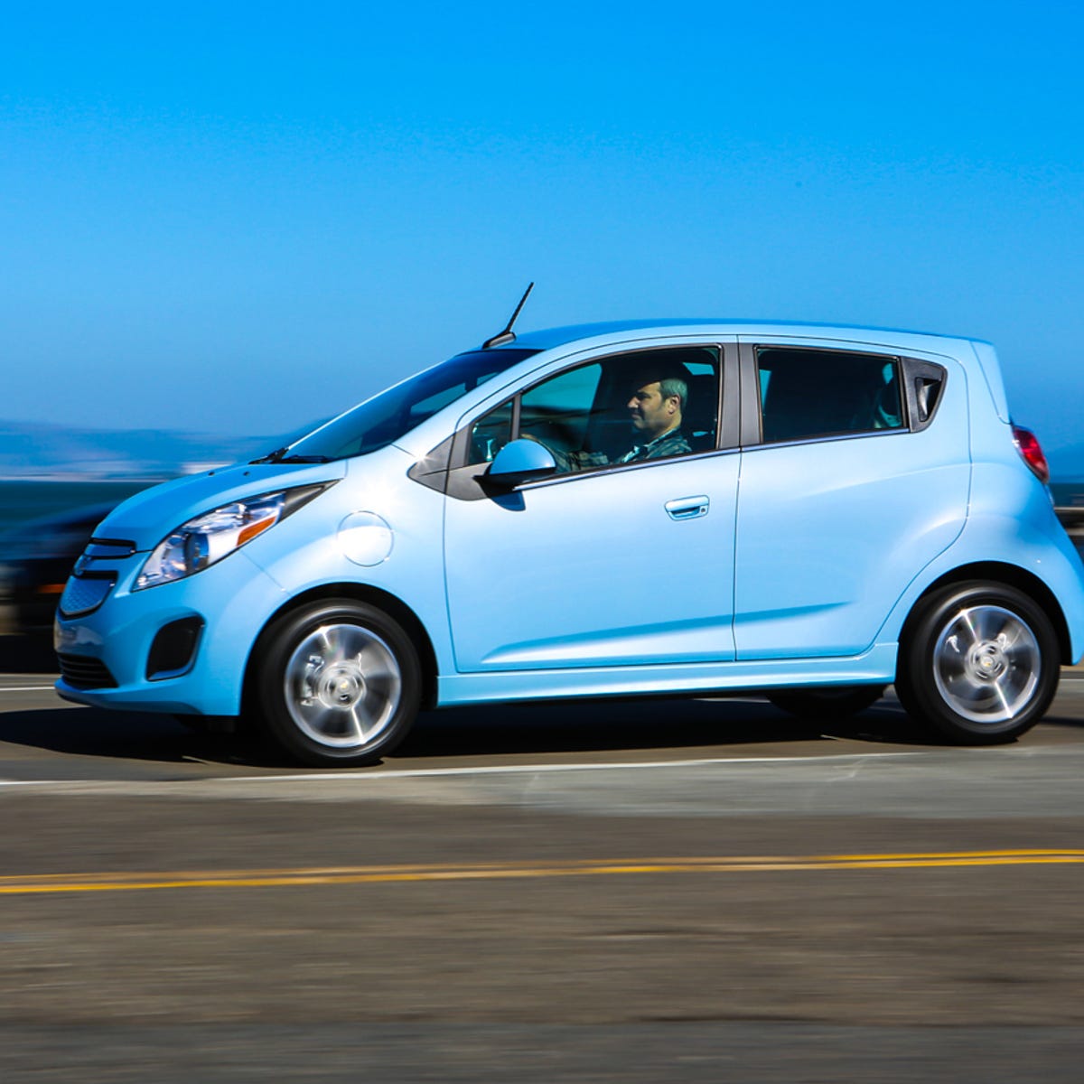 2014 Chevrolet Spark EV review: Chevy's powerful EV features useful Siri  Eyes Free - CNET