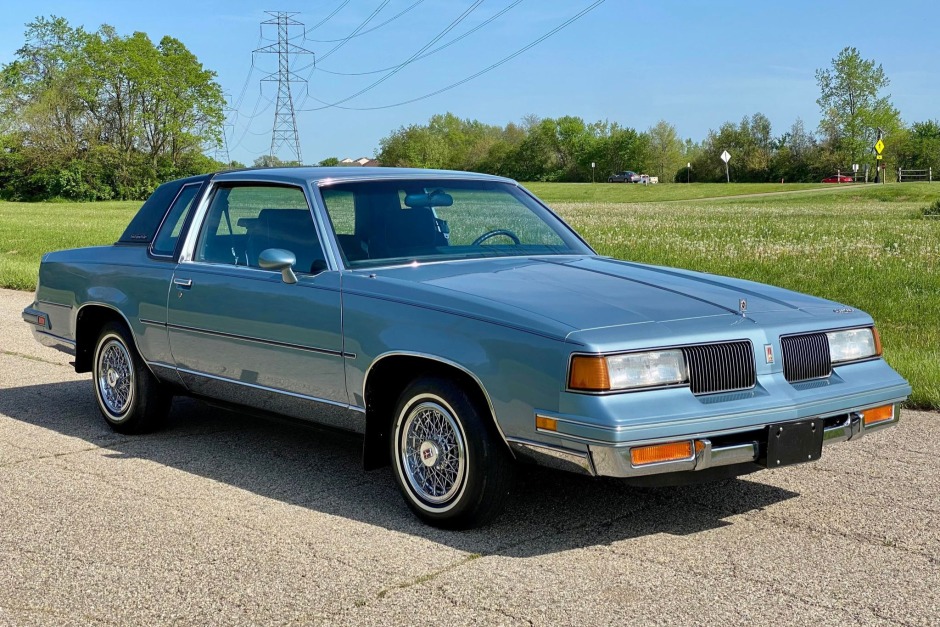 1988 Oldsmobile Cutlass Supreme Classic Coupe for sale on BaT Auctions -  sold for $25,500 on June 8, 2022 (Lot #75,606) | Bring a Trailer