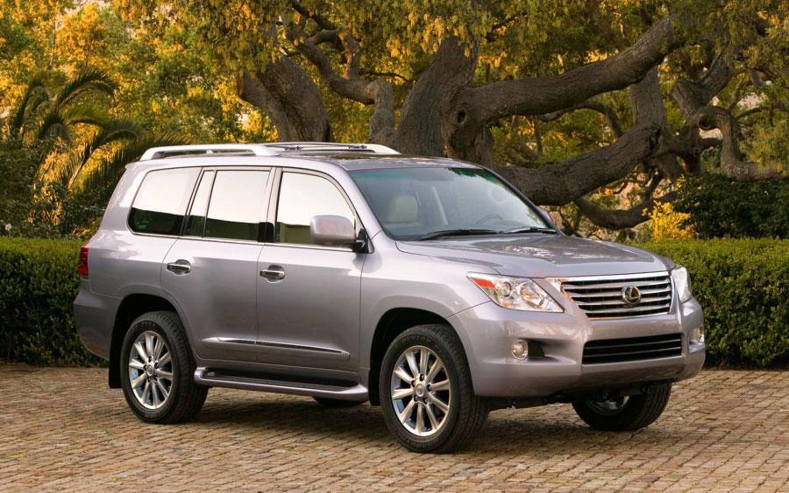 2011 Lexus LX 570: Review notes: Big on luxury and size, not so much on  value