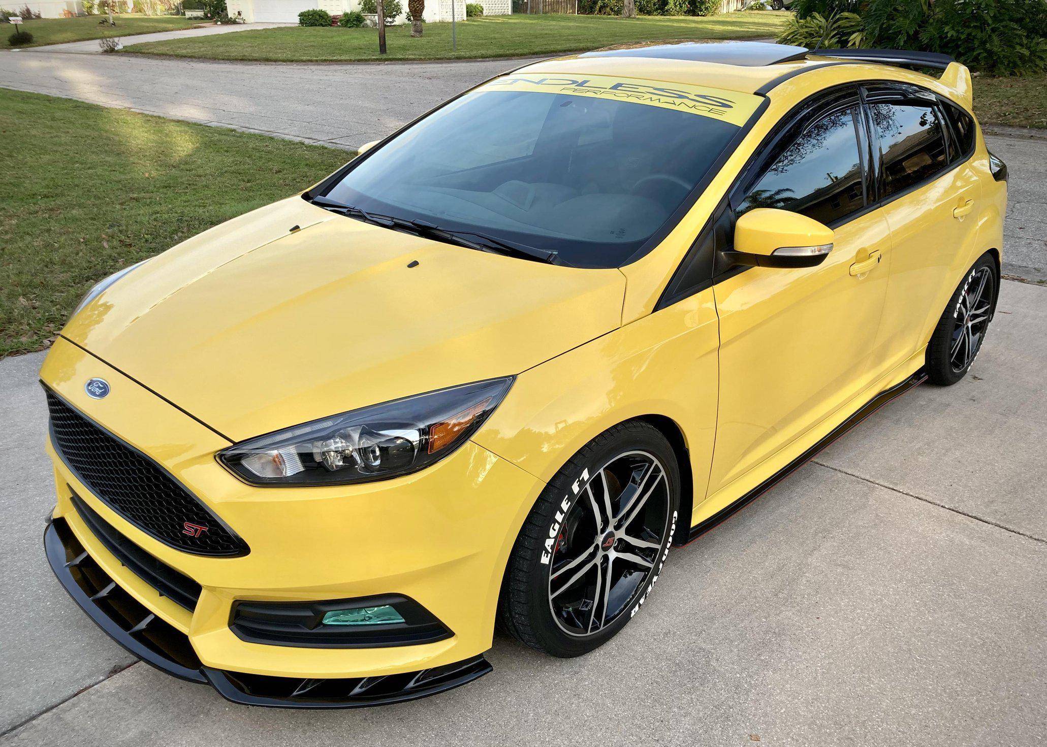 2018 Ford Focus ST auction - Cars & Bids