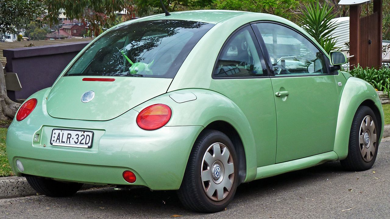 File:2002 Volkswagen New Beetle (9C MY02.5) 2.0 coupe (2010-10-01) 02.jpg -  Wikimedia Commons