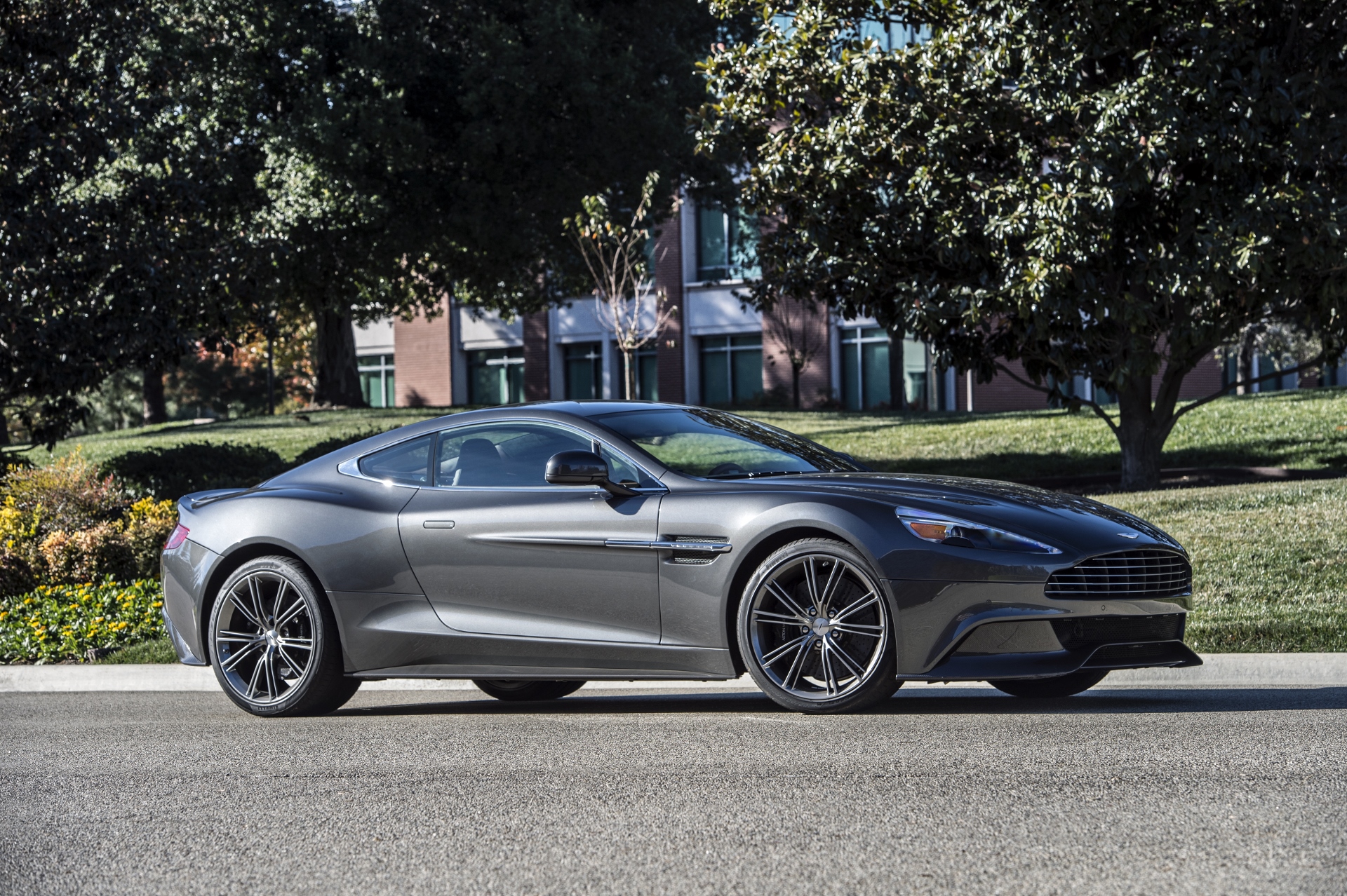 2016 Aston Martin Vanquish Summary Review - The Car Connection