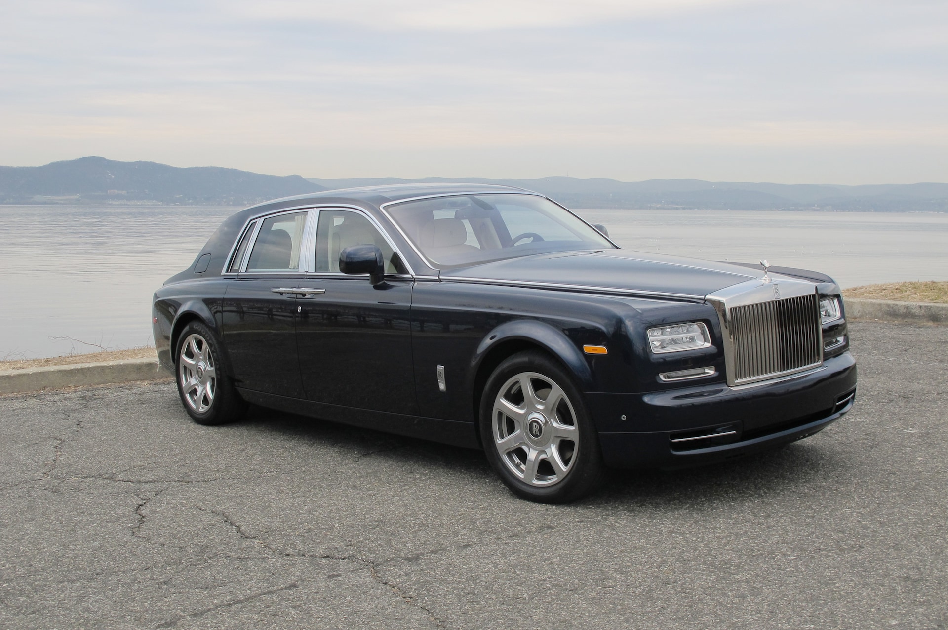 2014 Rolls-Royce Phantom: Around The Block