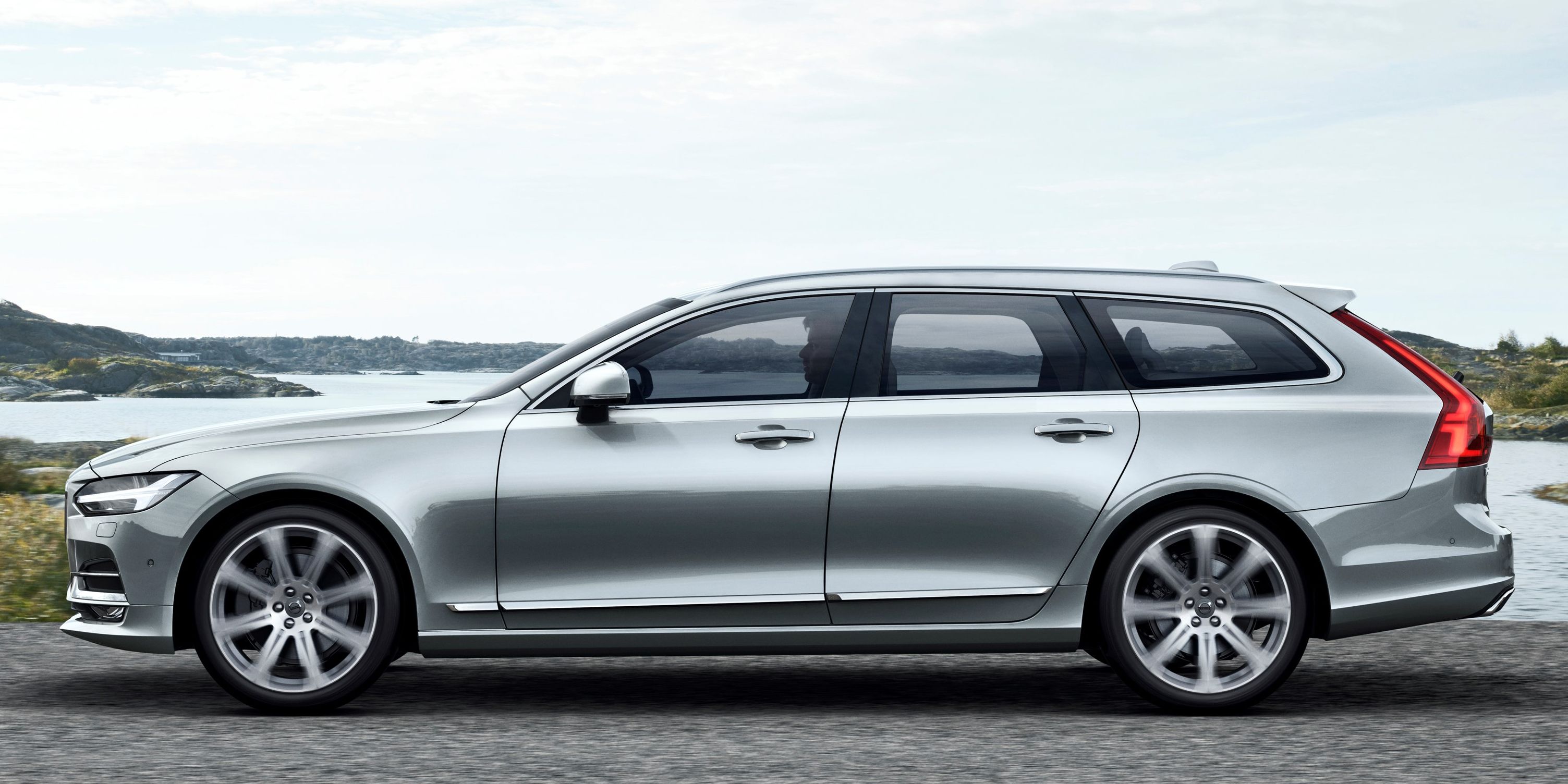2017 Volvo V90: Here It Is in All Its Wagon Glory