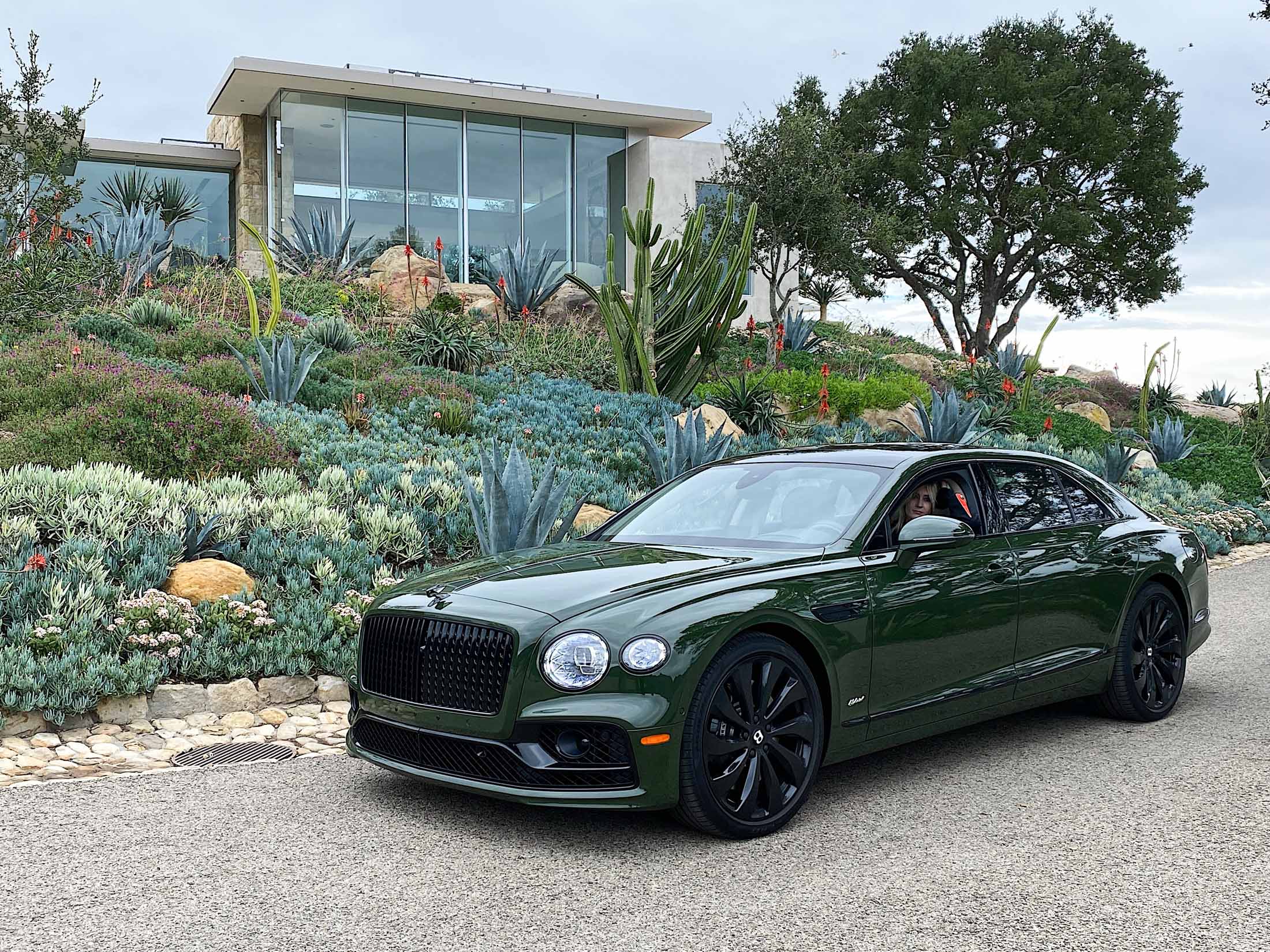 Bentley Flying Spur Hybrid Review: Needs More Power - Bloomberg