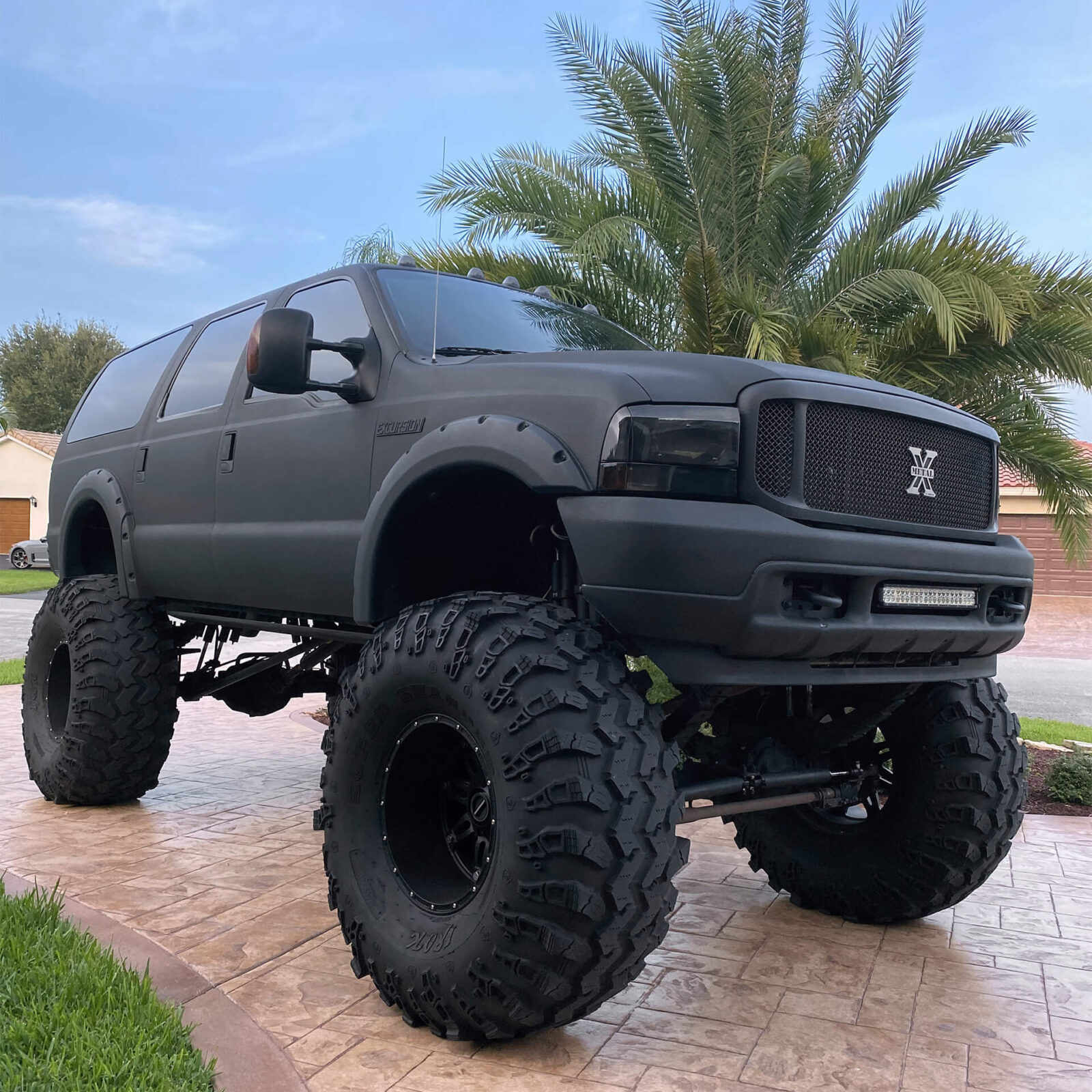 Lifted 2004 Ford Excursion Monster Truck On 49” Super Swampers -  offroadium.com