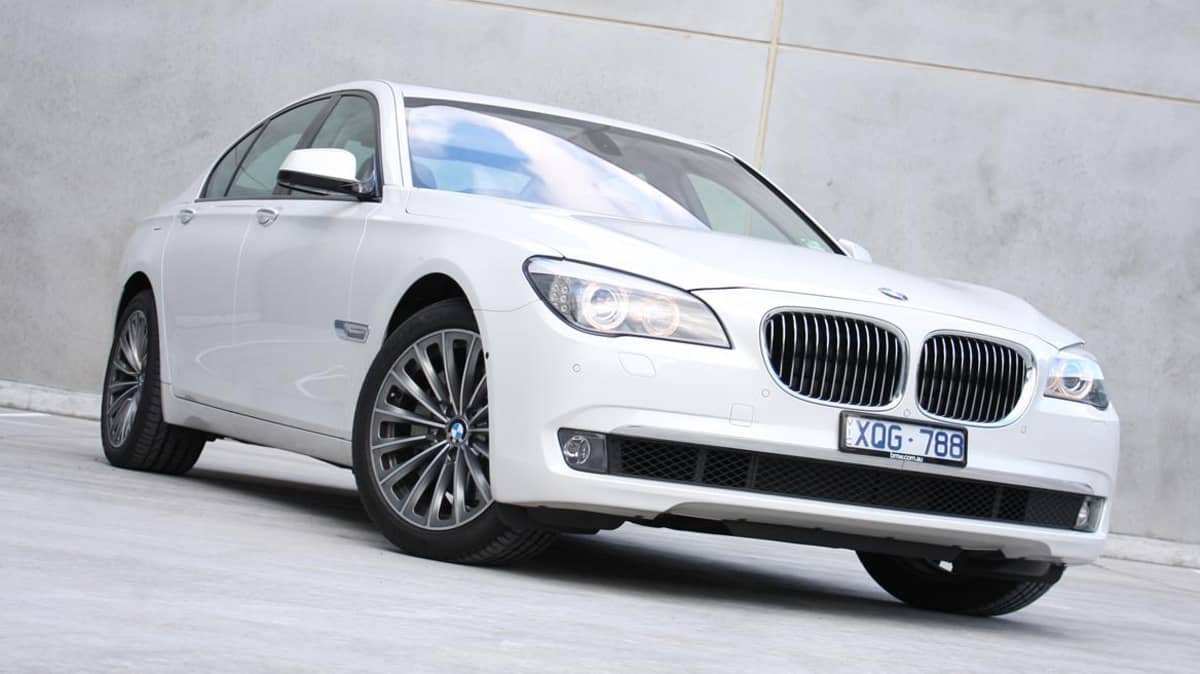 2011 BMW 740i (7 Series) Road Test Review