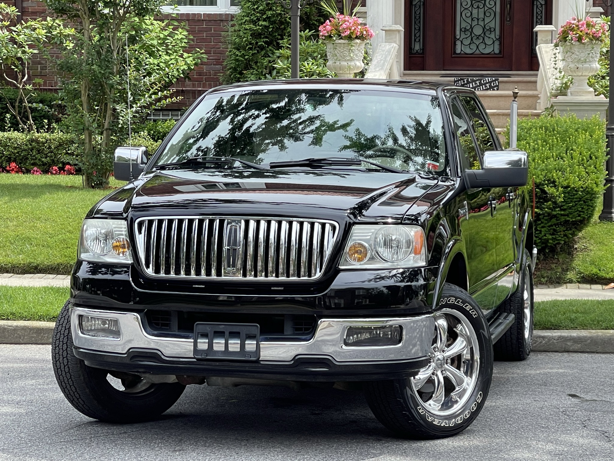 Buy Used 2006 LINCOLN MARK LT CREW CAB for $16 900 from trusted dealer in  Brooklyn, NY!