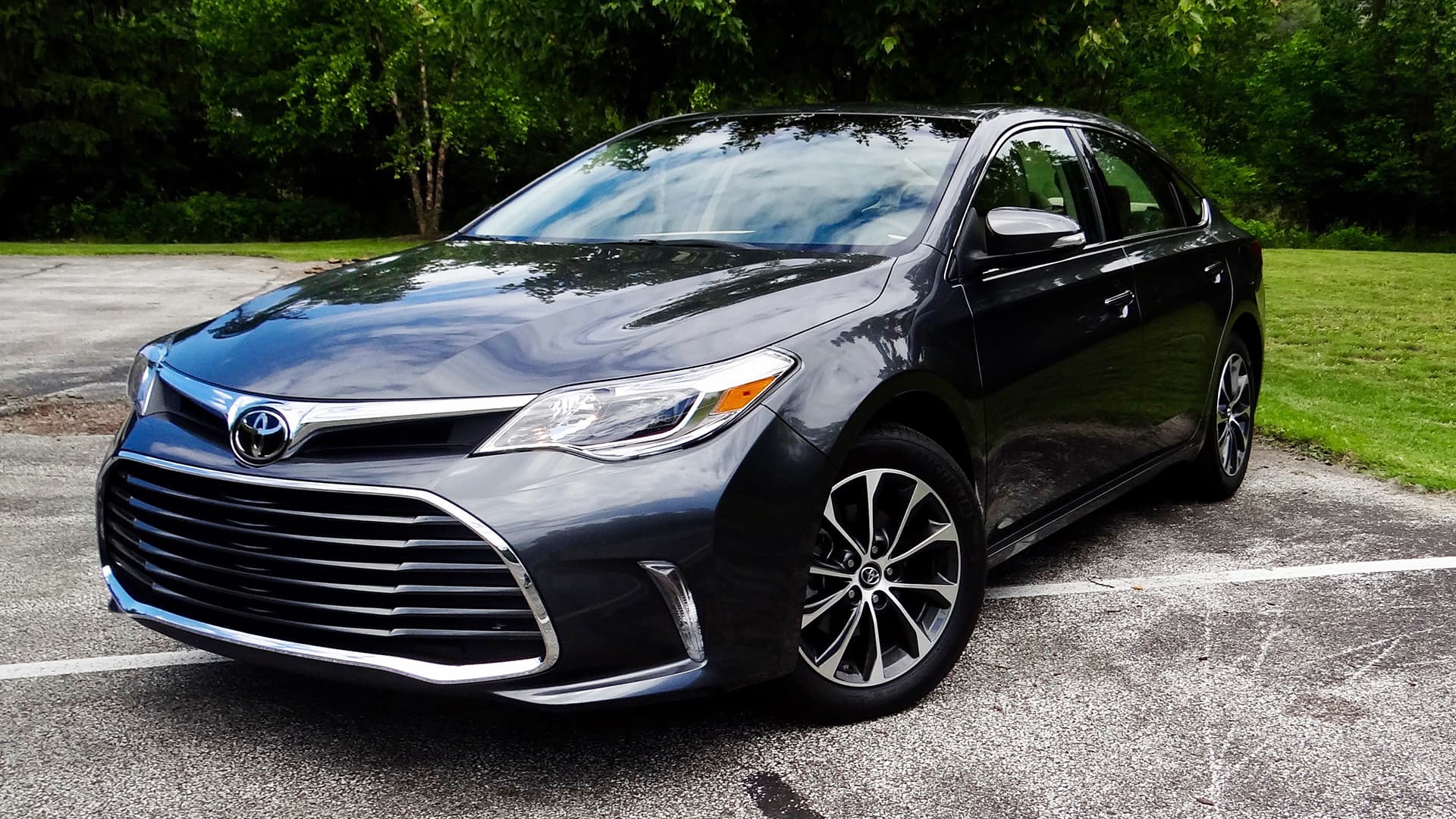 2017 Avalon Review: Toyota taught a new dog old tricks