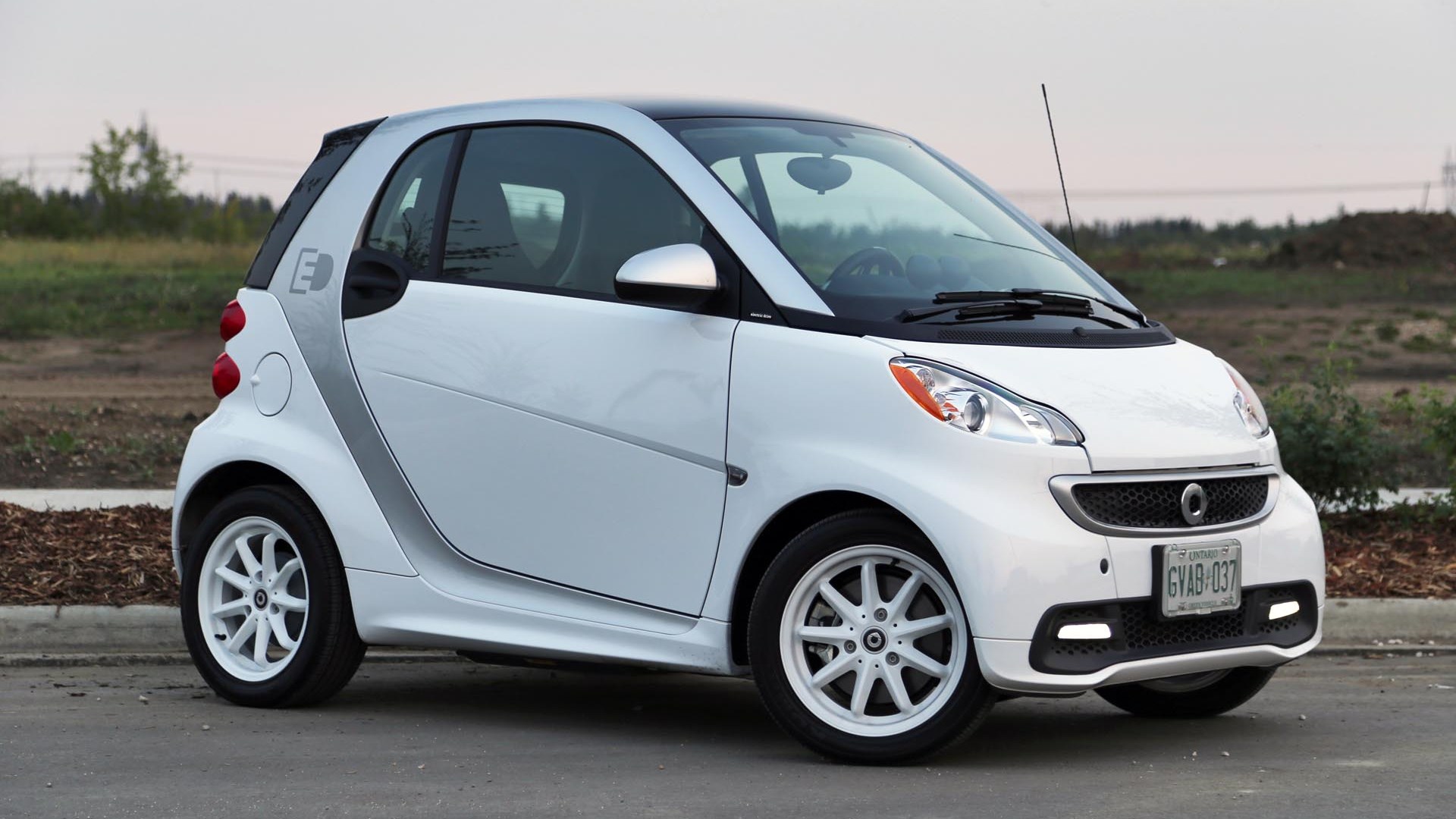 2015 Smart Fortwo Electric Drive Test Drive Review | AutoTrader.ca