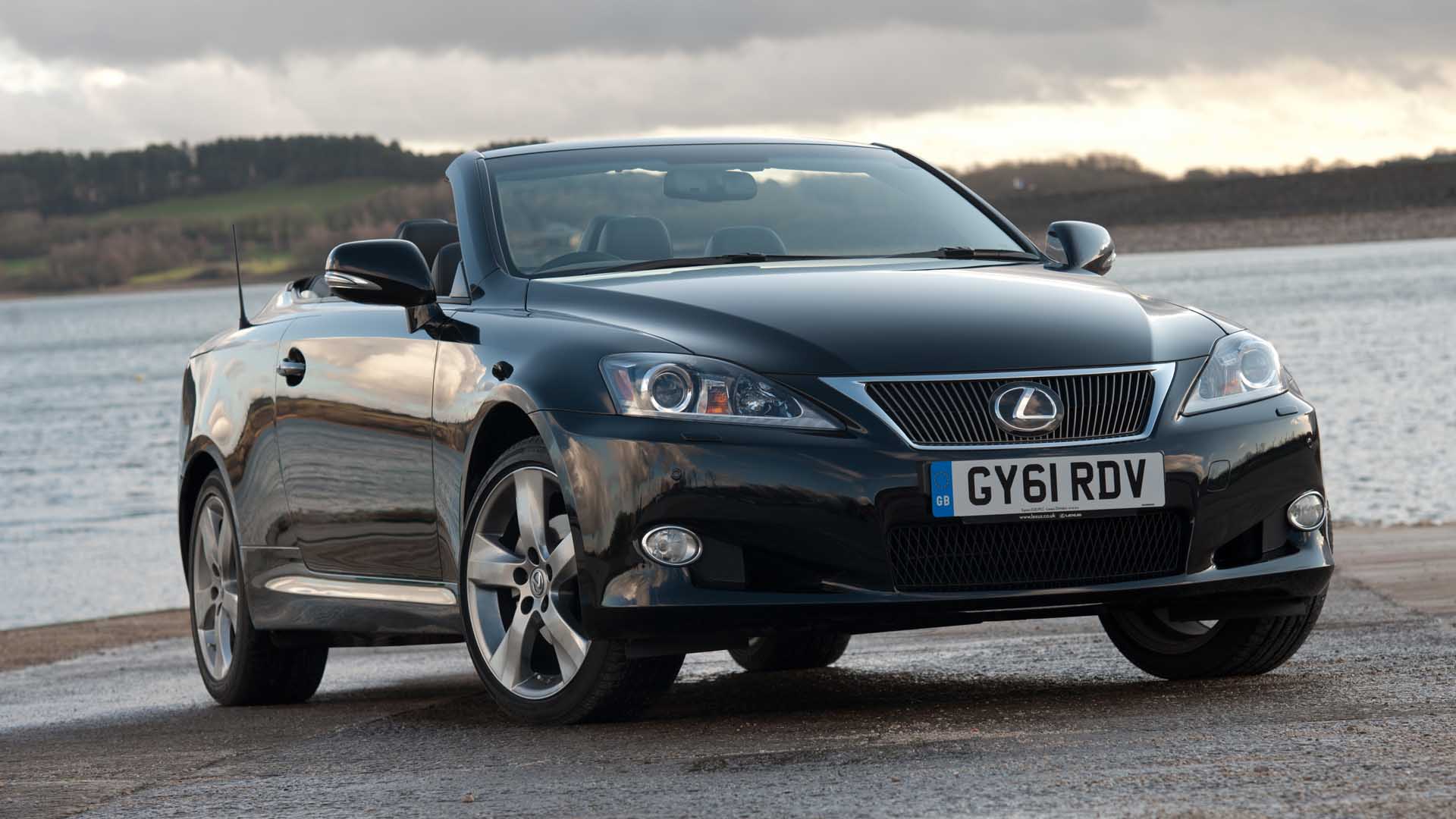 Lexus IS 250 Convertible (2009 - 2011) review | AutoTrader
