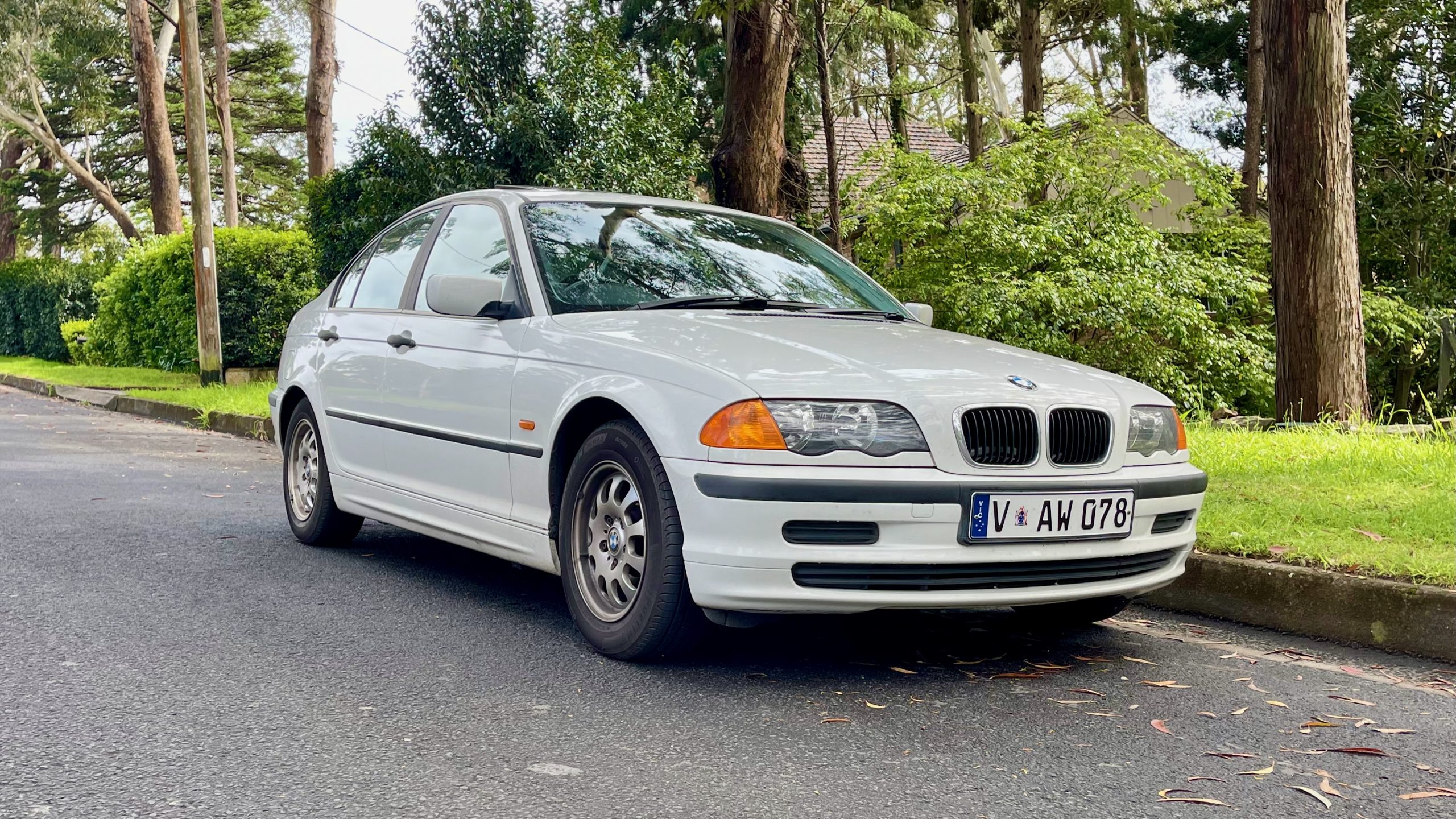 1999 BMW 318i E46 Sedan Used Car Review | DiscoverAuto