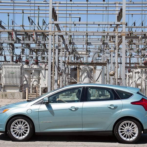 2017 Ford Focus Electric Aims for 100 with Additional Range