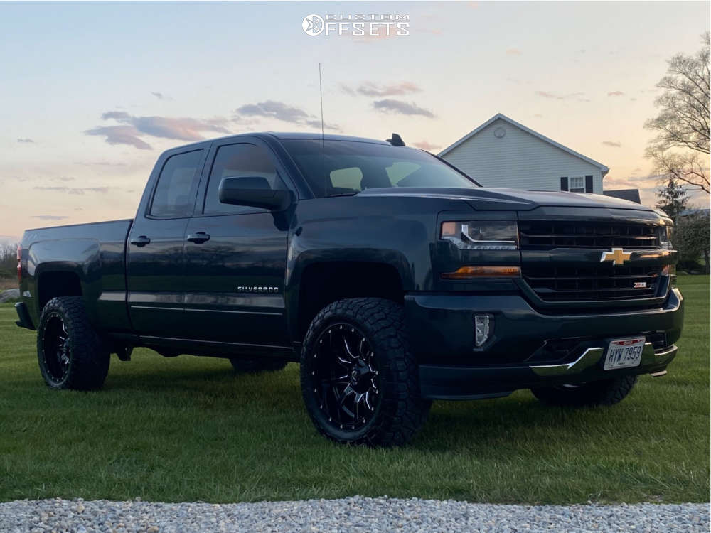 2019 Chevrolet Silverado 1500 LD with 20x10 -18 Fuel Vandal and 285/55R20  Nitto Ridge Grappler and Leveling Kit | Custom Offsets