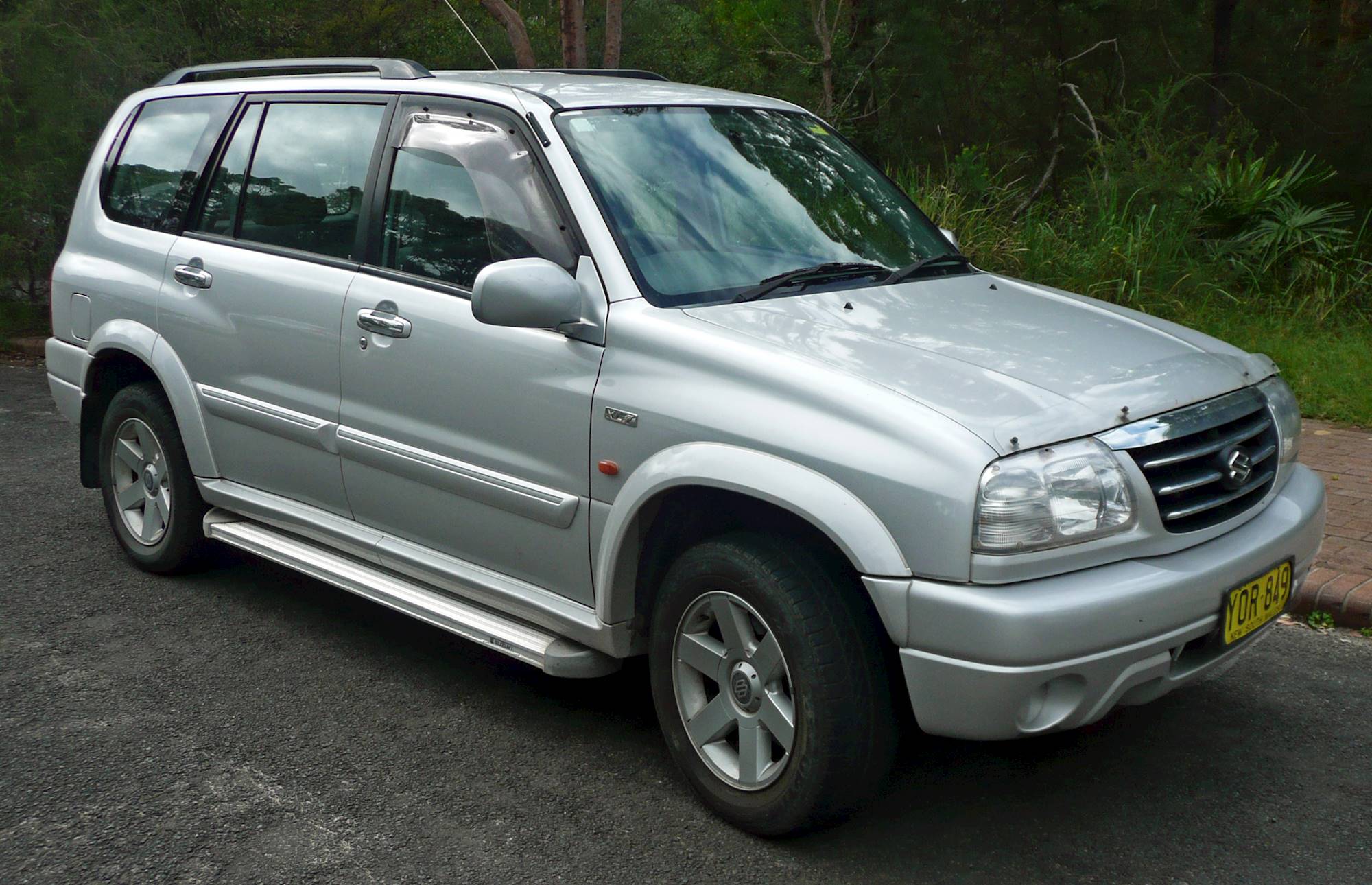 2003 Suzuki Grand Vitara Base - 4dr SUV 2.5L V6 4x4 Manual