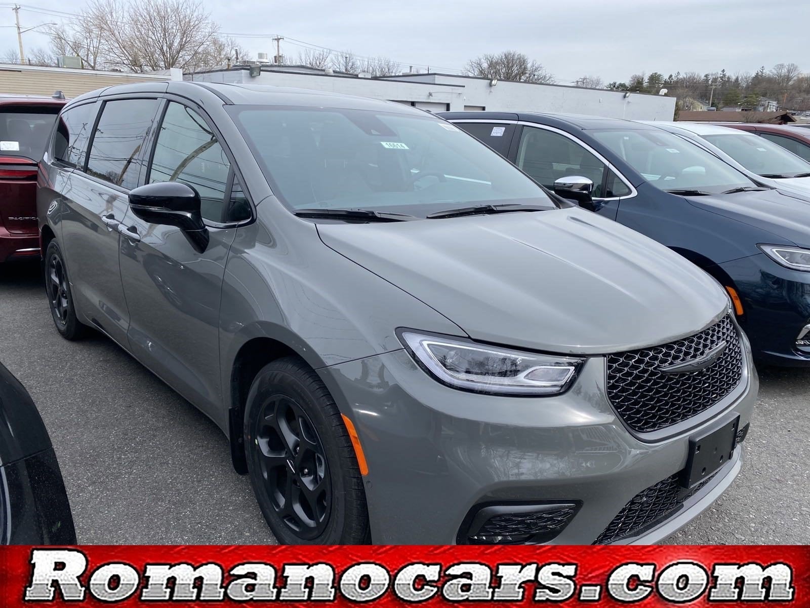2023 Chrysler Pacifica Plug-In Hybrid LIMITED Fayetteville NY | Romano  Chrysler Jeep 2C4RC1S73PR501656