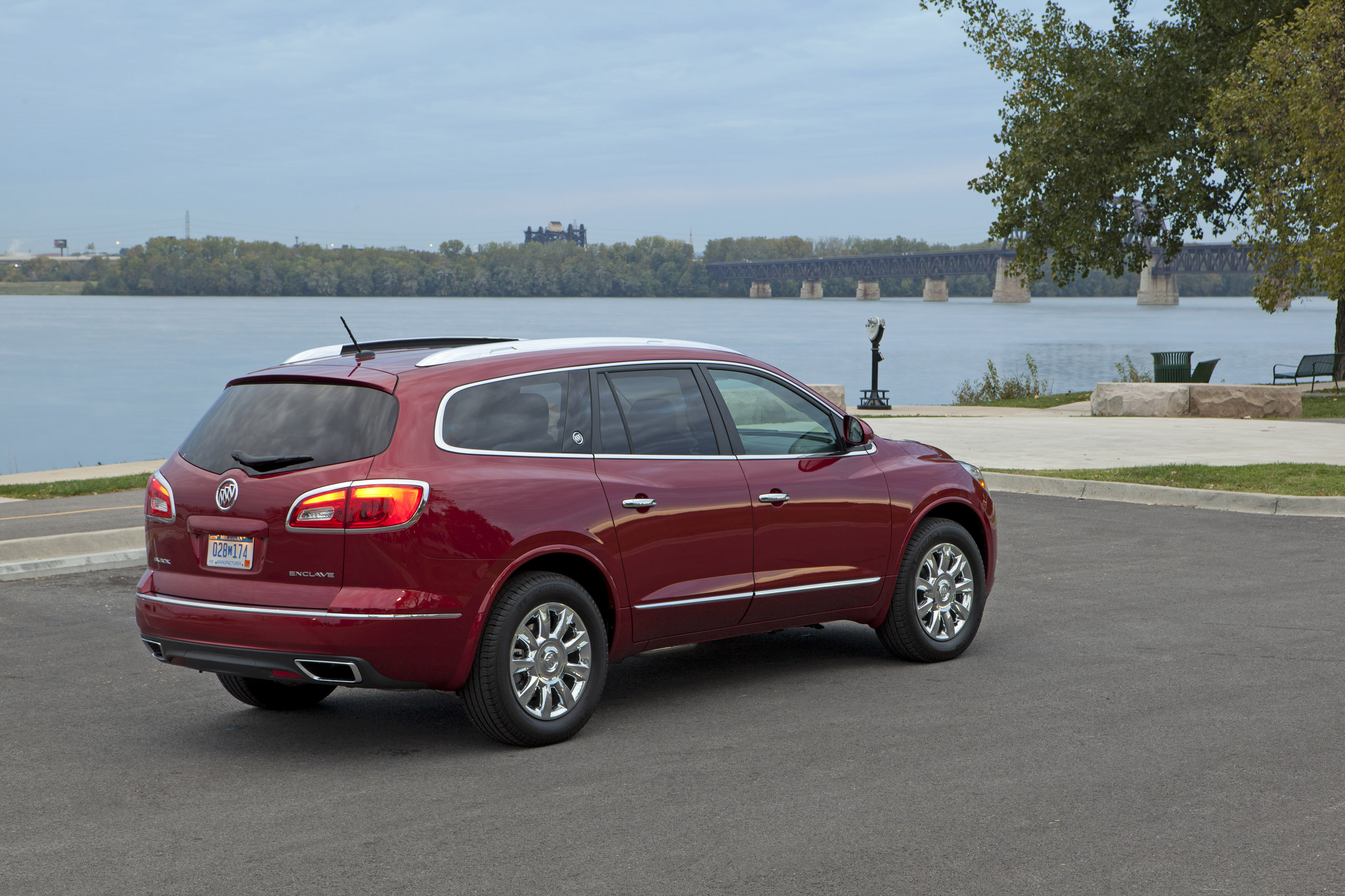 Four in 10 Buick Enclave Owners Returning for New Model