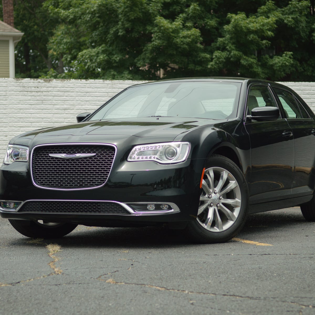 2016 Chrysler 300 Limited AWD review: An old dog that could use some newer  tricks - CNET