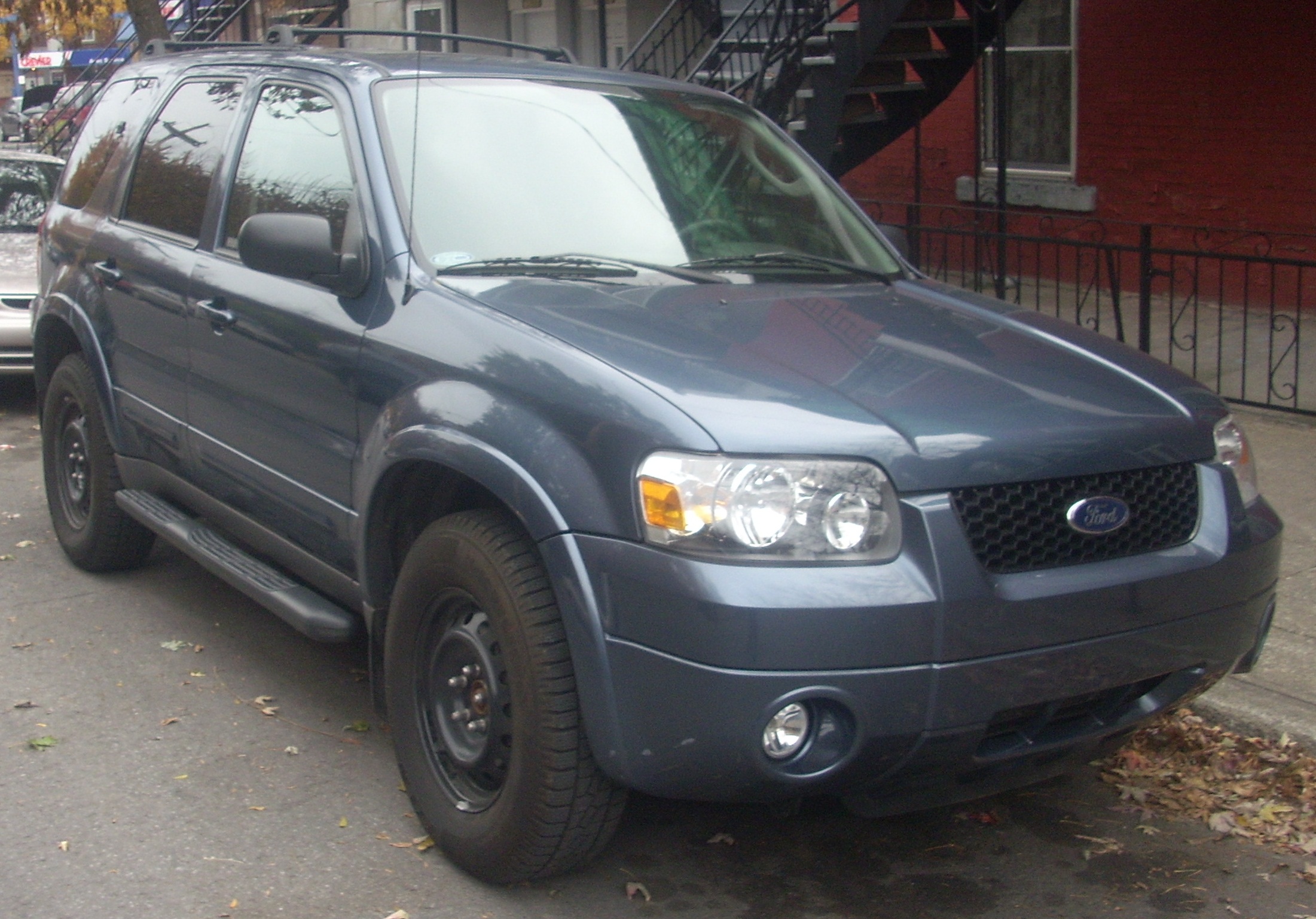 File:Ford Escape 2005-2007.jpg - Wikimedia Commons