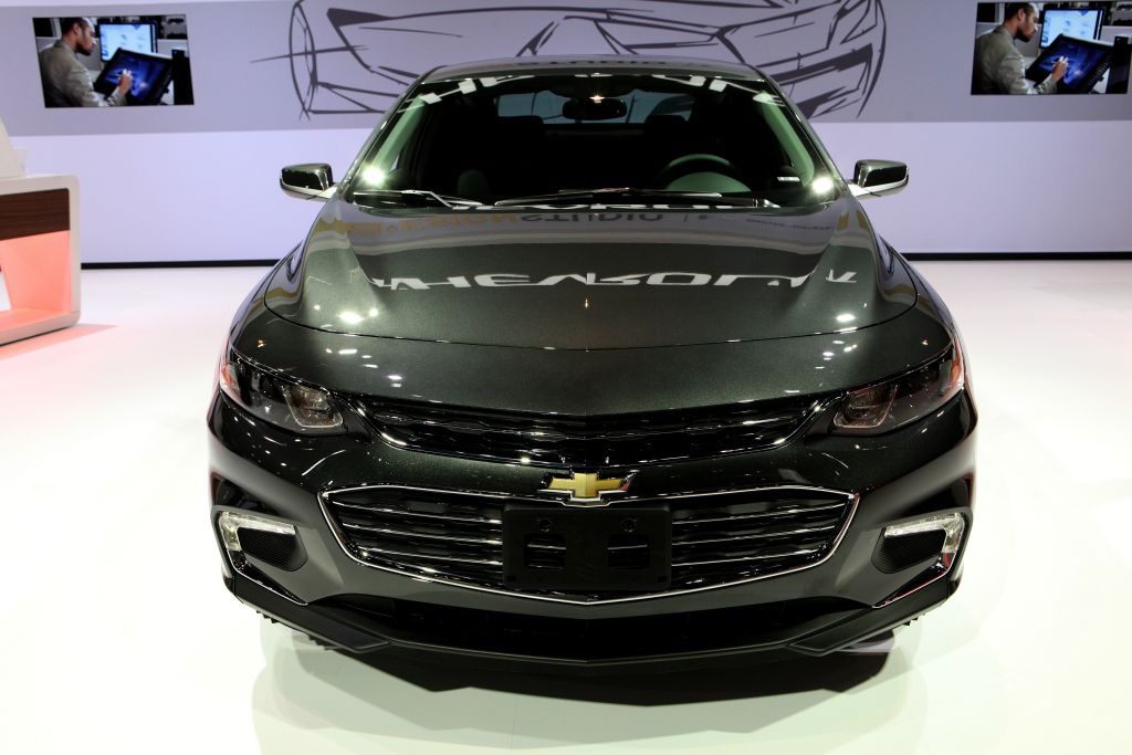 What Features Come Standard on the Chevrolet Malibu?