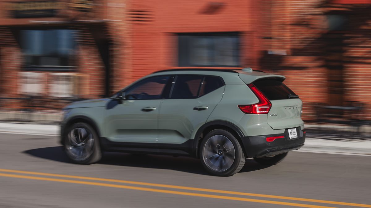 Tested: 2023 Volvo XC40 B5 Combines Cuteness and Competence