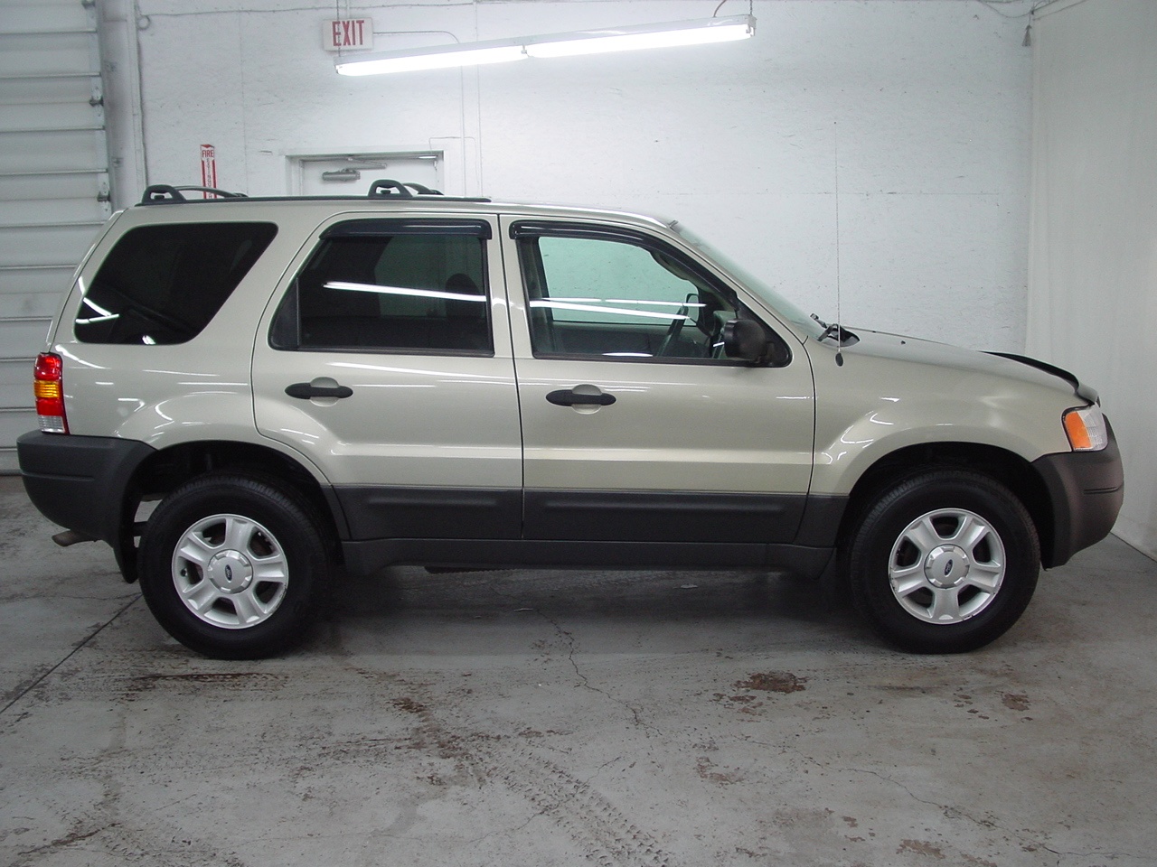 2004 Ford Escape XLT - Biscayne Auto Sales | Pre-owned Dealership |  Ontario, NY