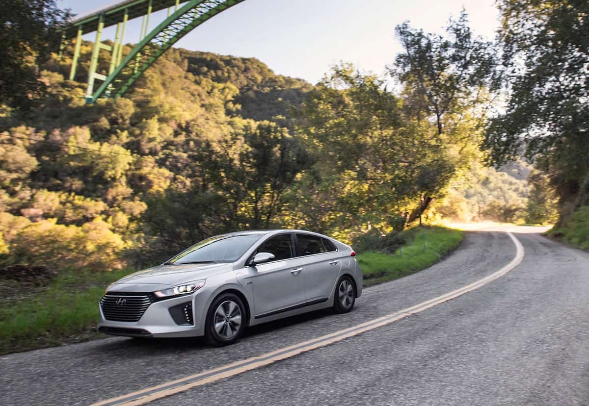 2018 Hyundai Ioniq Review | A Plug-in Hybrid for Hatchback Fans