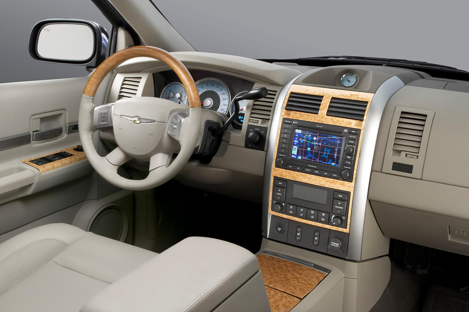 2009 Chrysler Aspen Interior Photos | CarBuzz
