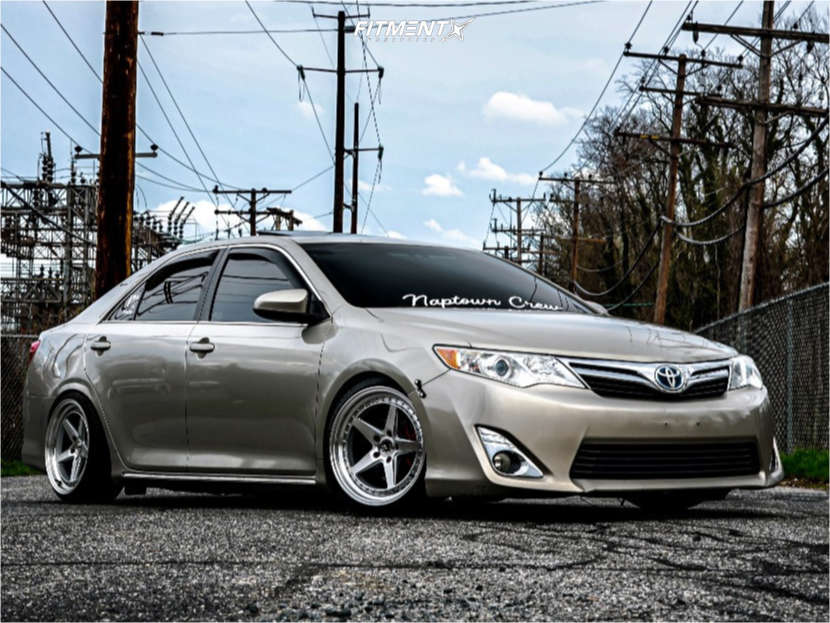 2014 Toyota Camry Hybrid XLE with 18x9.5 Aodhan Ds05 and Nankang 225x35 on  Coilovers | 1596145 | Fitment Industries