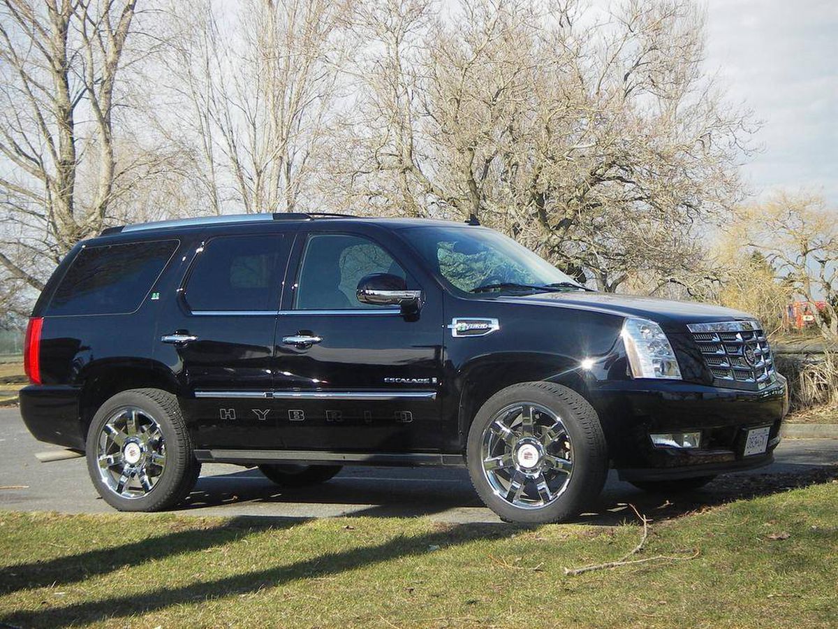 Review: Buying Used: Price of hybrid Cadillac Escalade drops by half - The  Globe and Mail